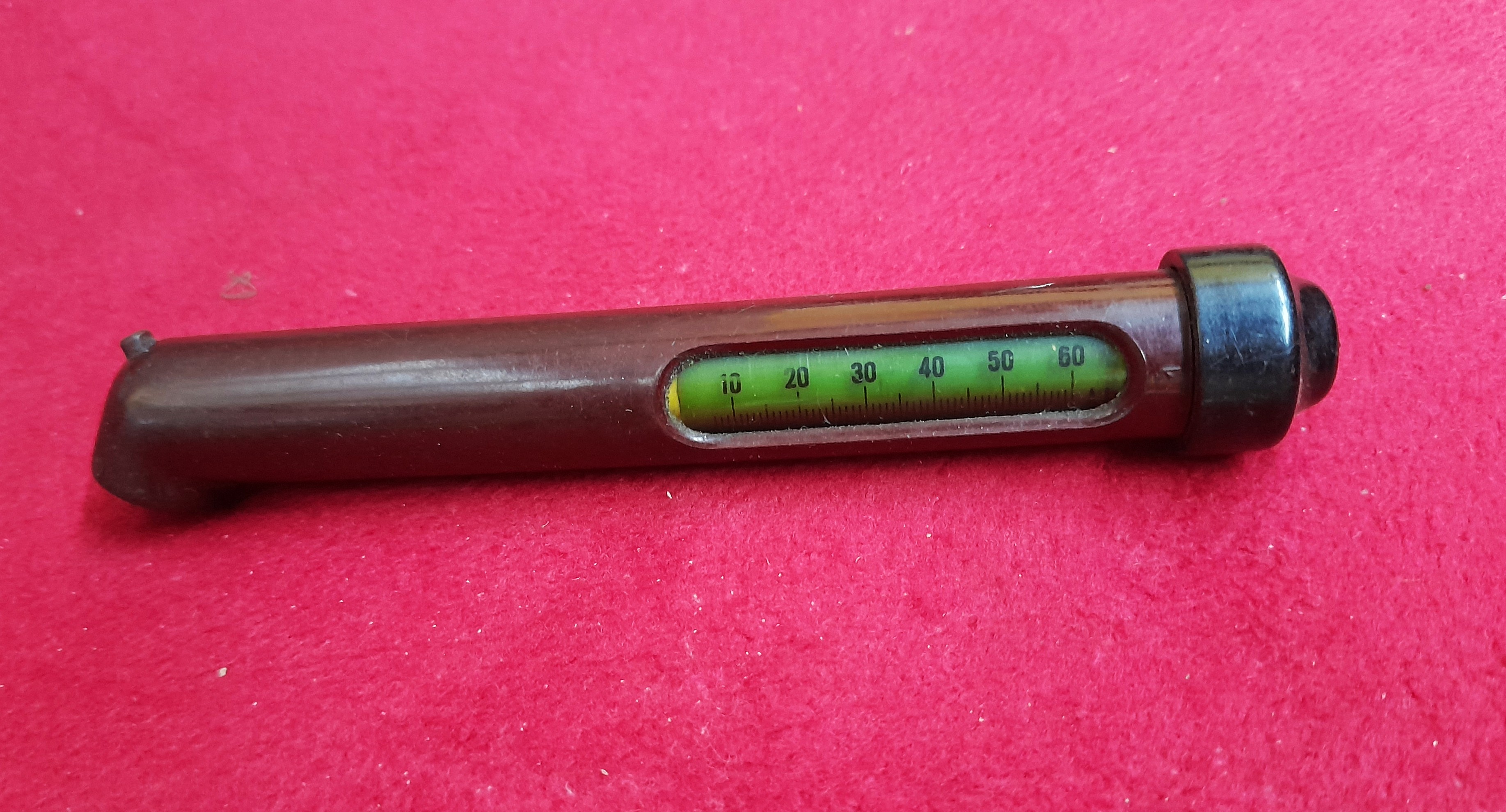 Luftprüfer Luftdruckmesser Bakelit DDR