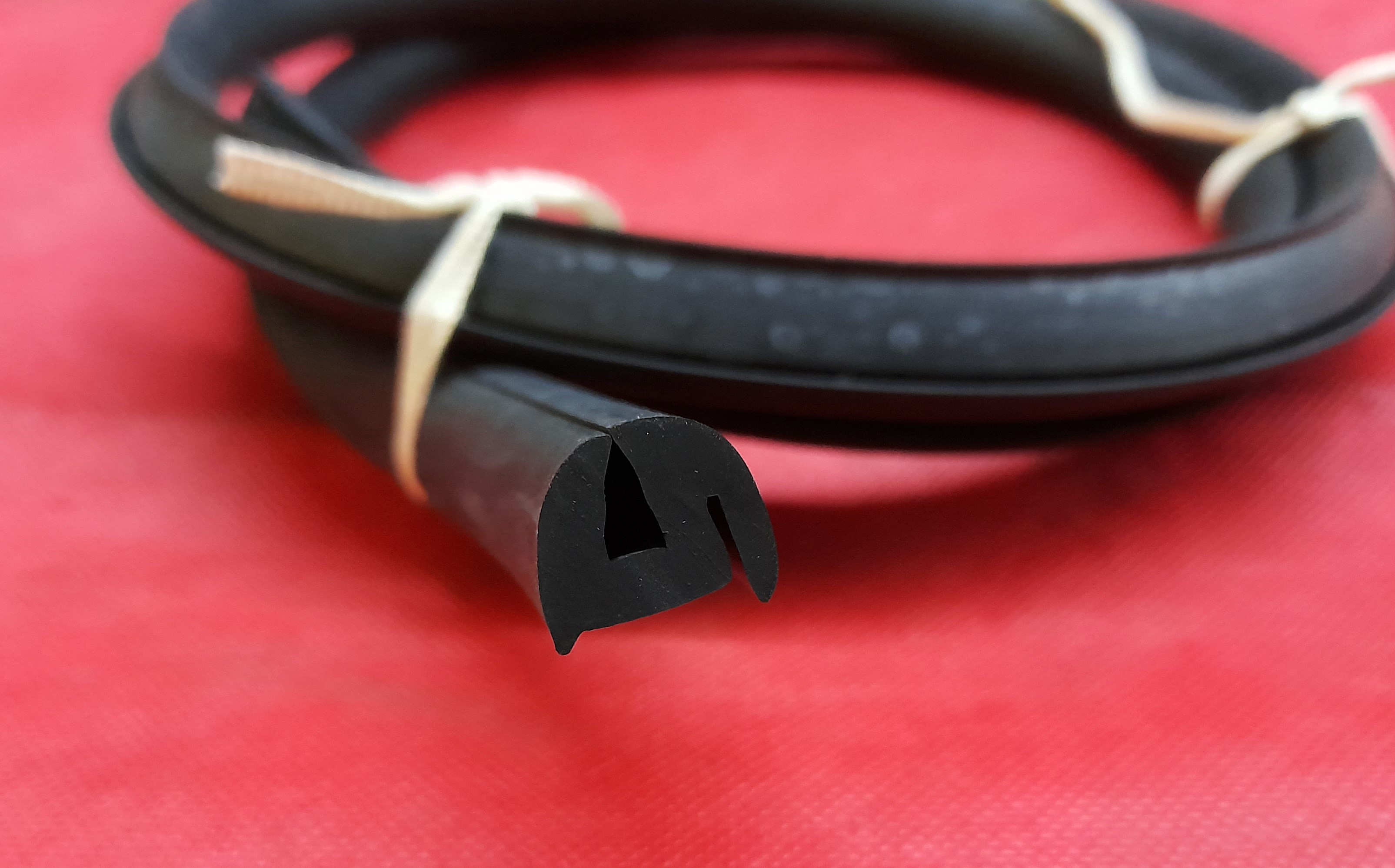 Gummiprofil Heckscheibe unten Wartburg 311 312 Camping