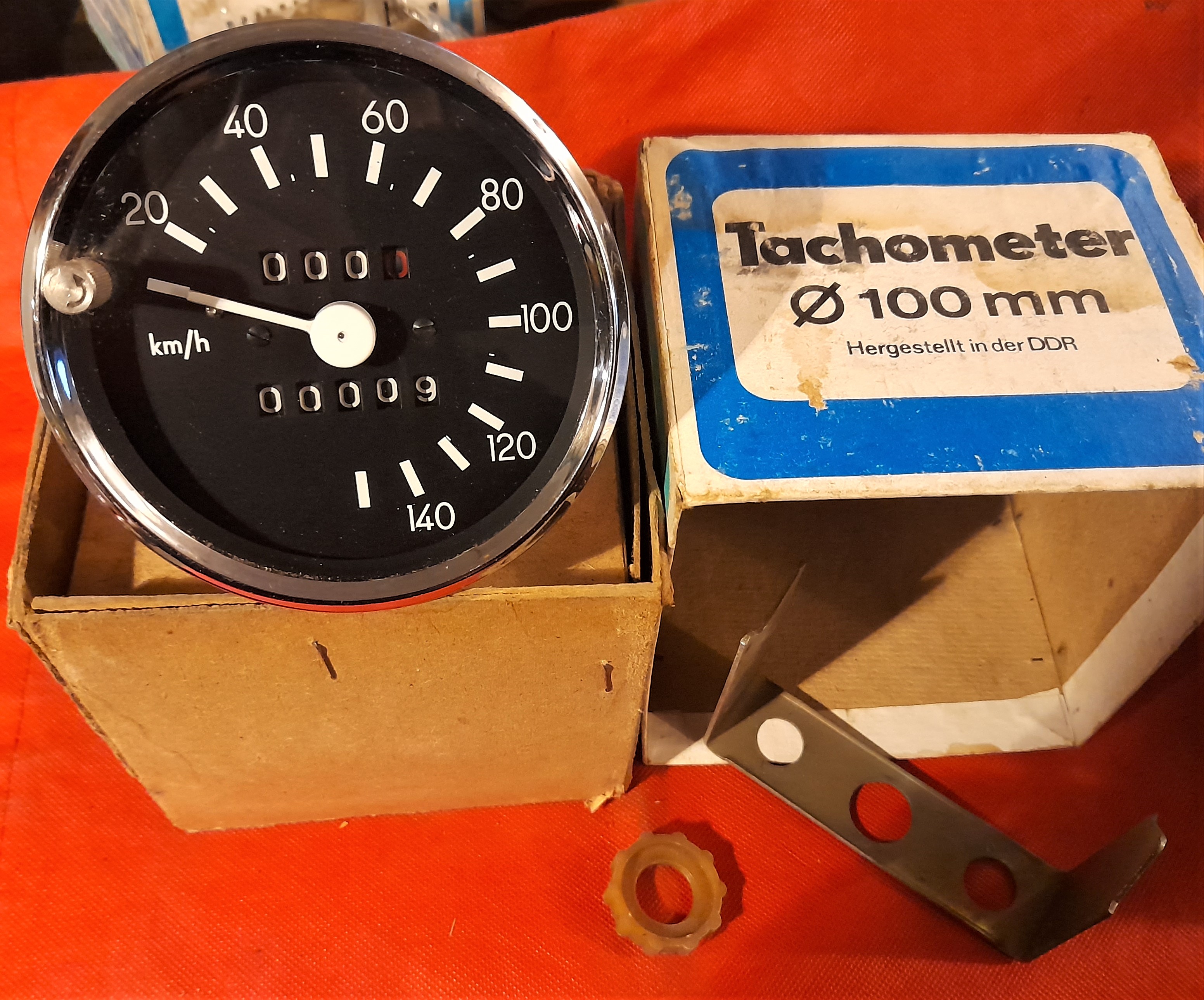 Tachometer 140 km/h
