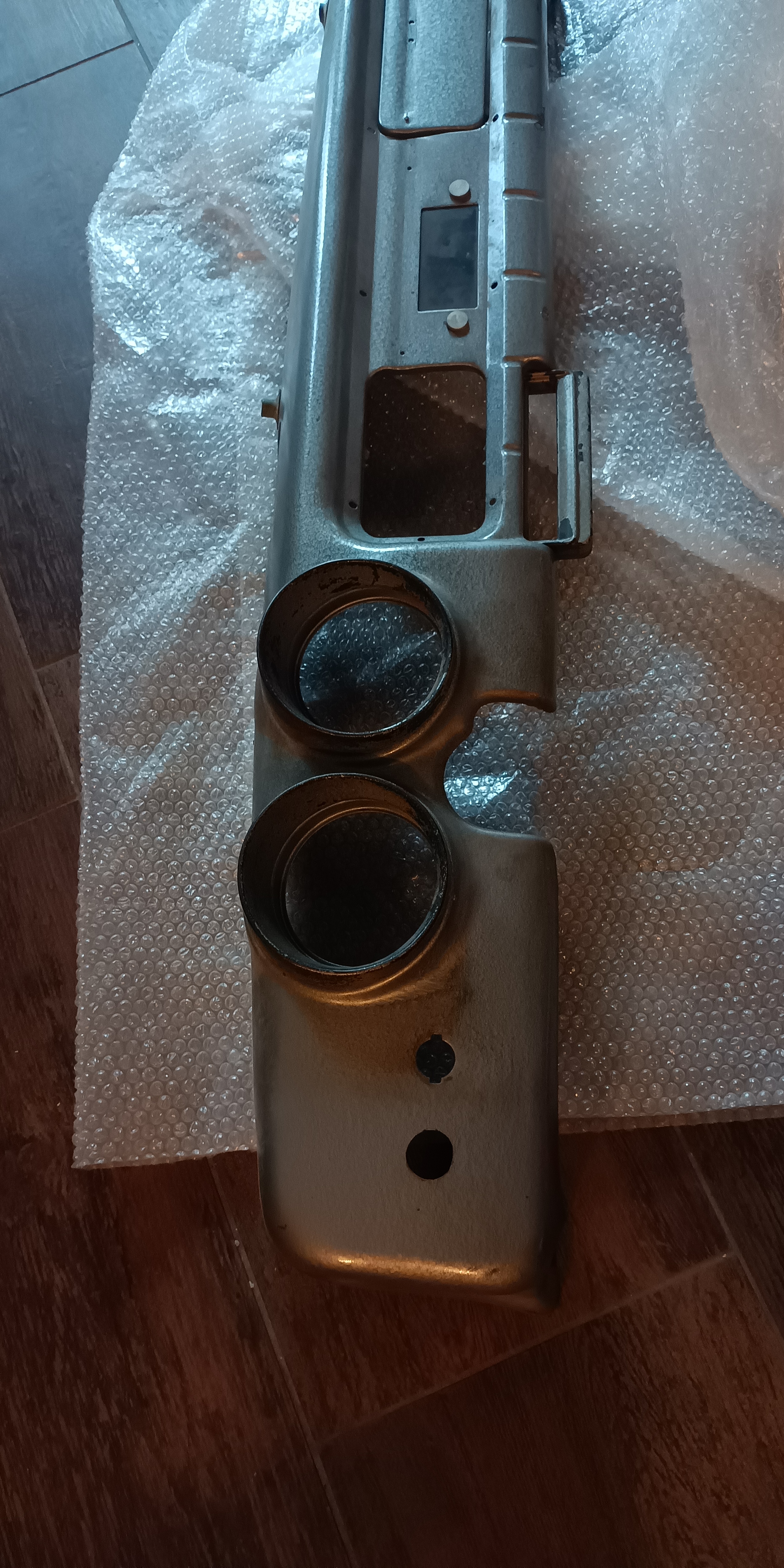 Armaturenbrett Wartburg 311 1. Serie mit Hammerschlaglackierung und Startknopf