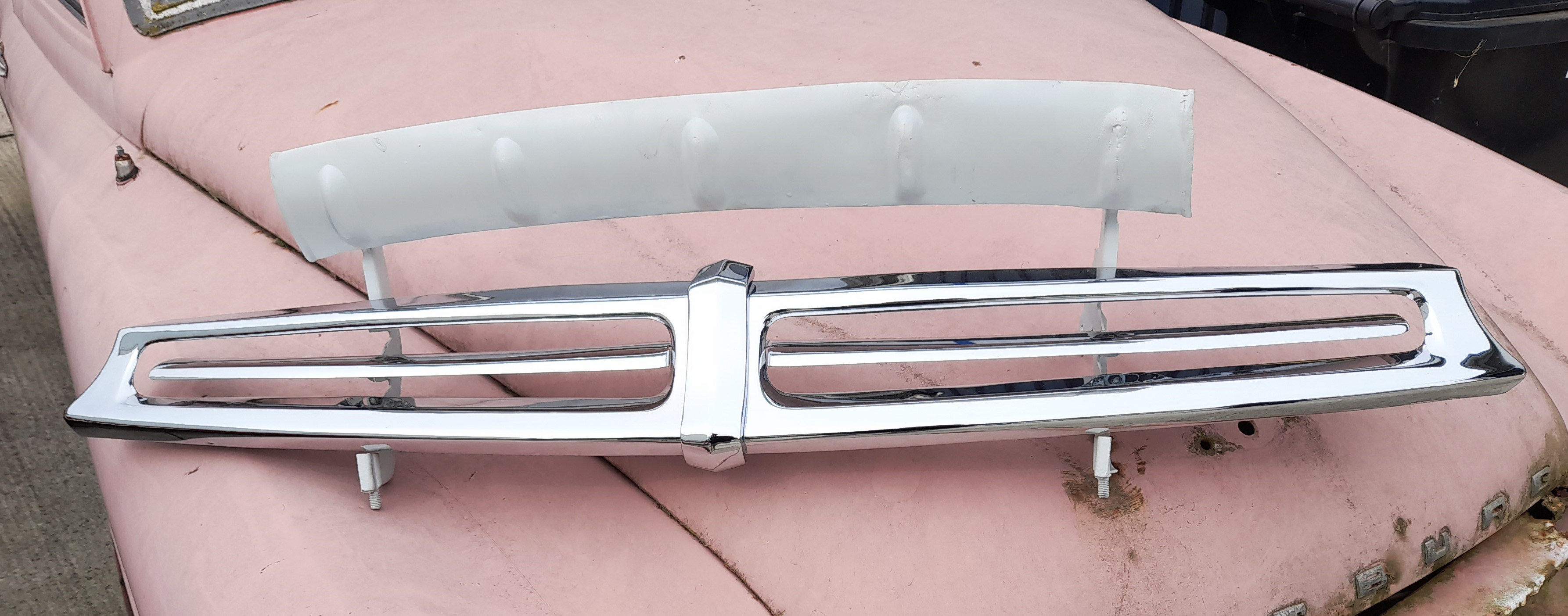 Kühlergrill Haifischgrill Wartburg 311