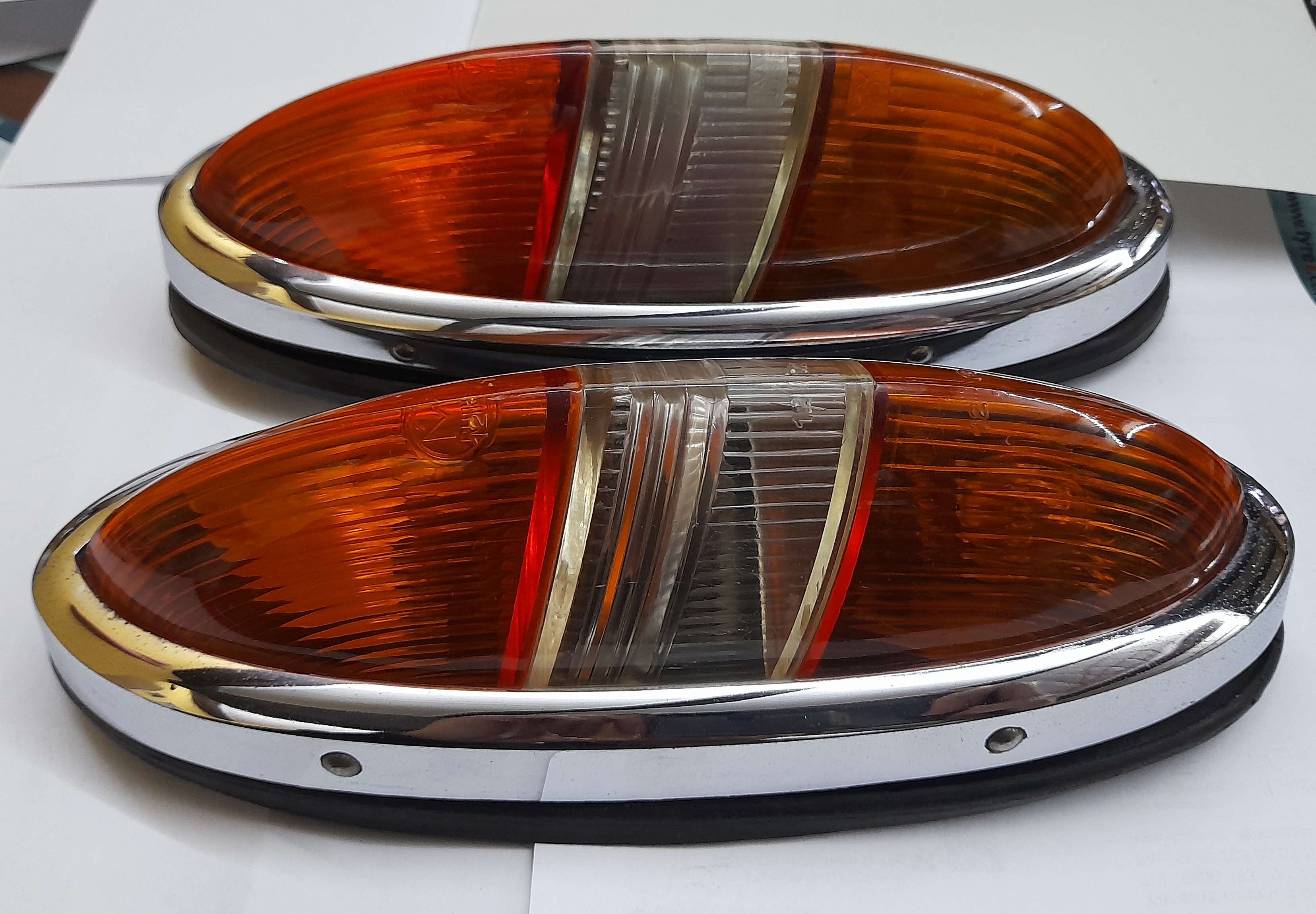 Rückleuchten , Schiffchen Wartburg 311  313 Barkas B 1000