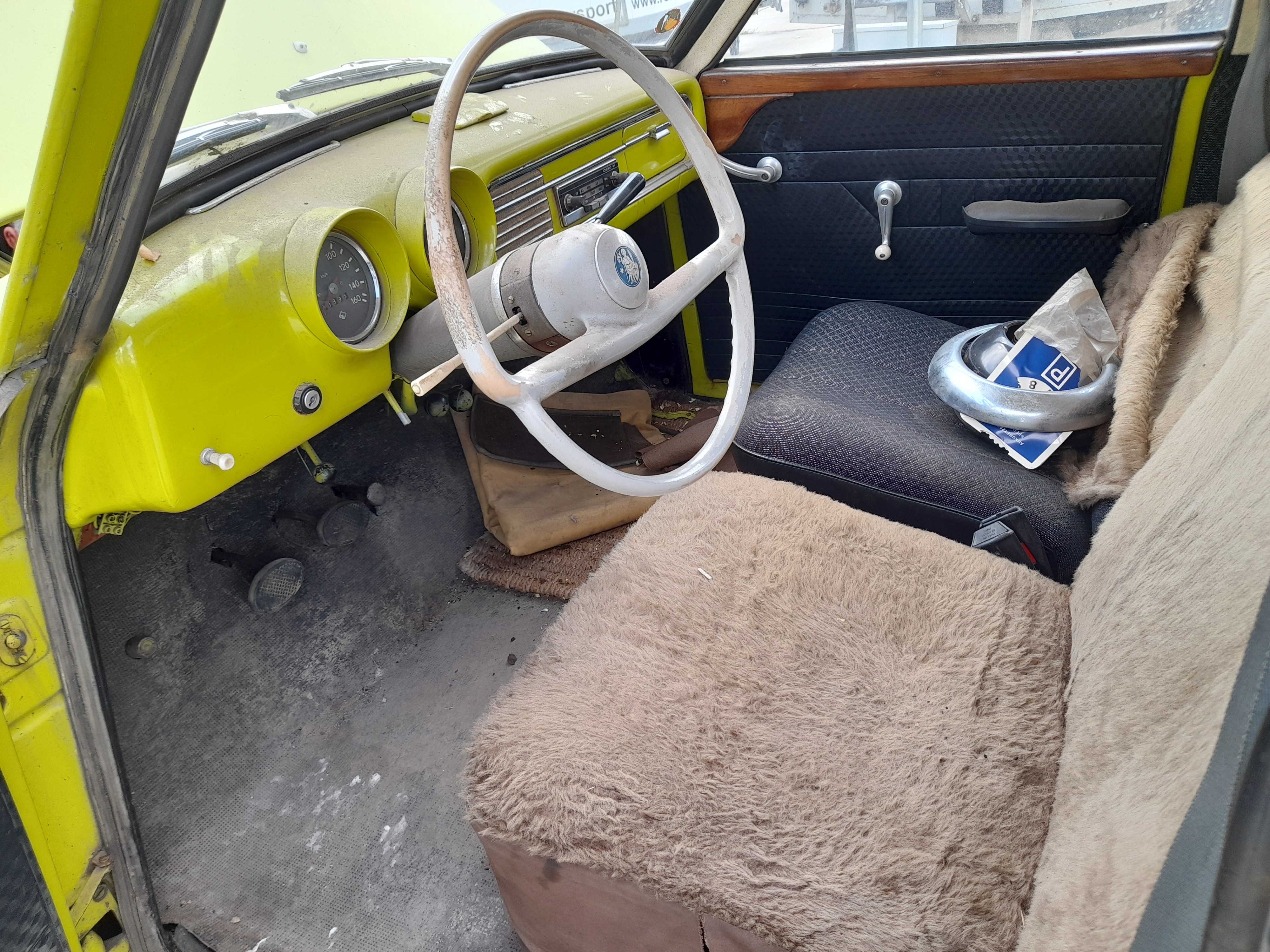 Wartburg 311 mit Faltdach Restaurationsobjekt