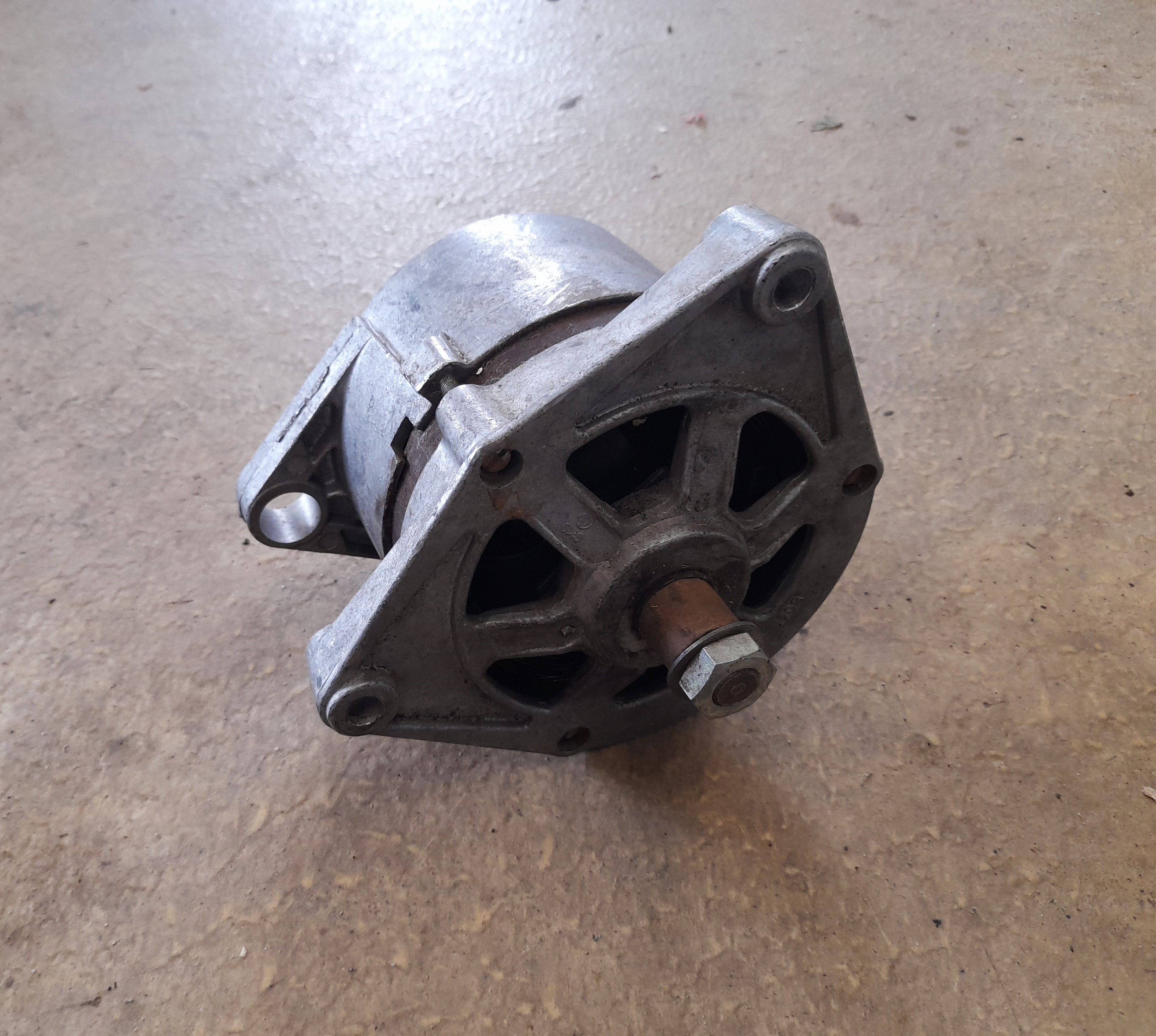 Drehstromlichtmaschine 14V / 42A Trabant 601