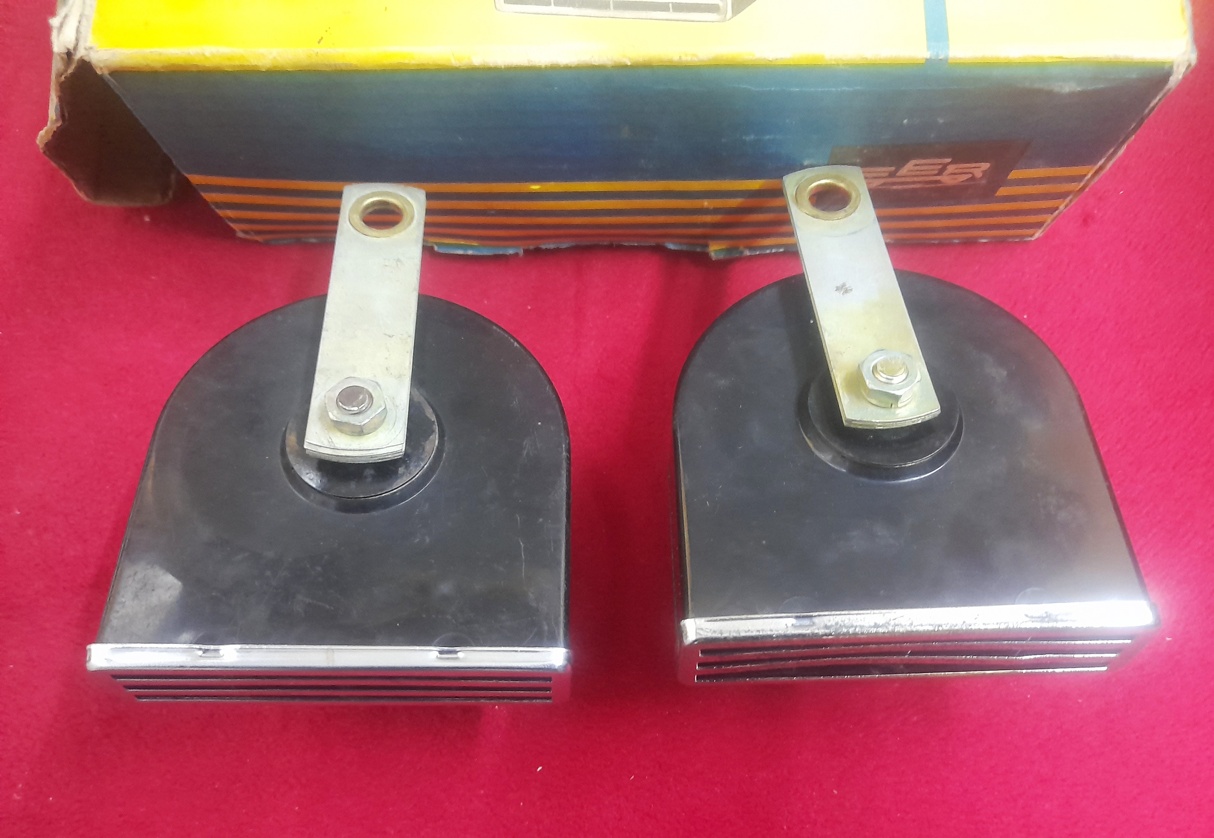 Hupe Fanfare Fanfarensatz 12 V  8422.5  FER