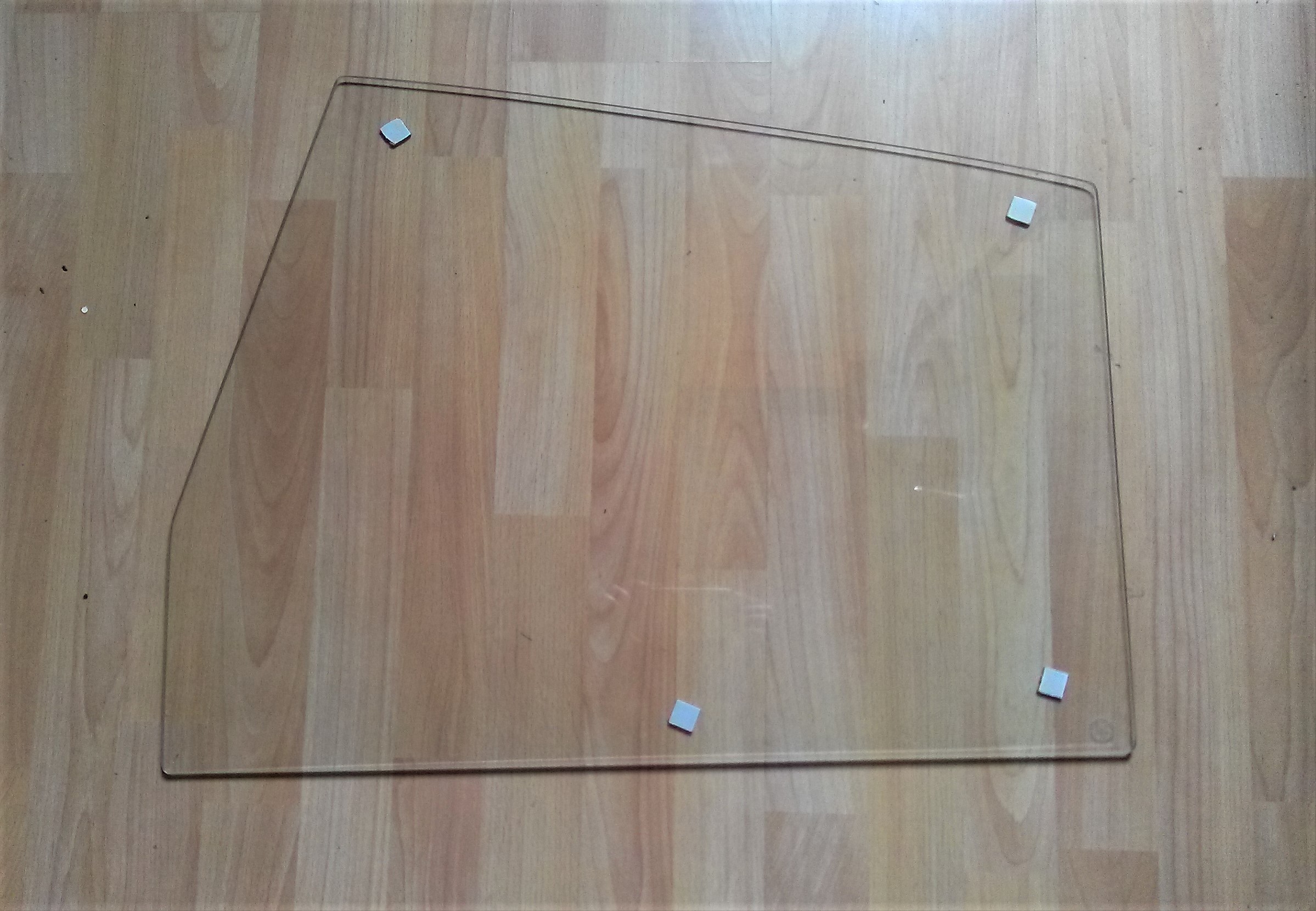 Scheibe ,  Seitenscheibe Wartburg 311 312 300 HT