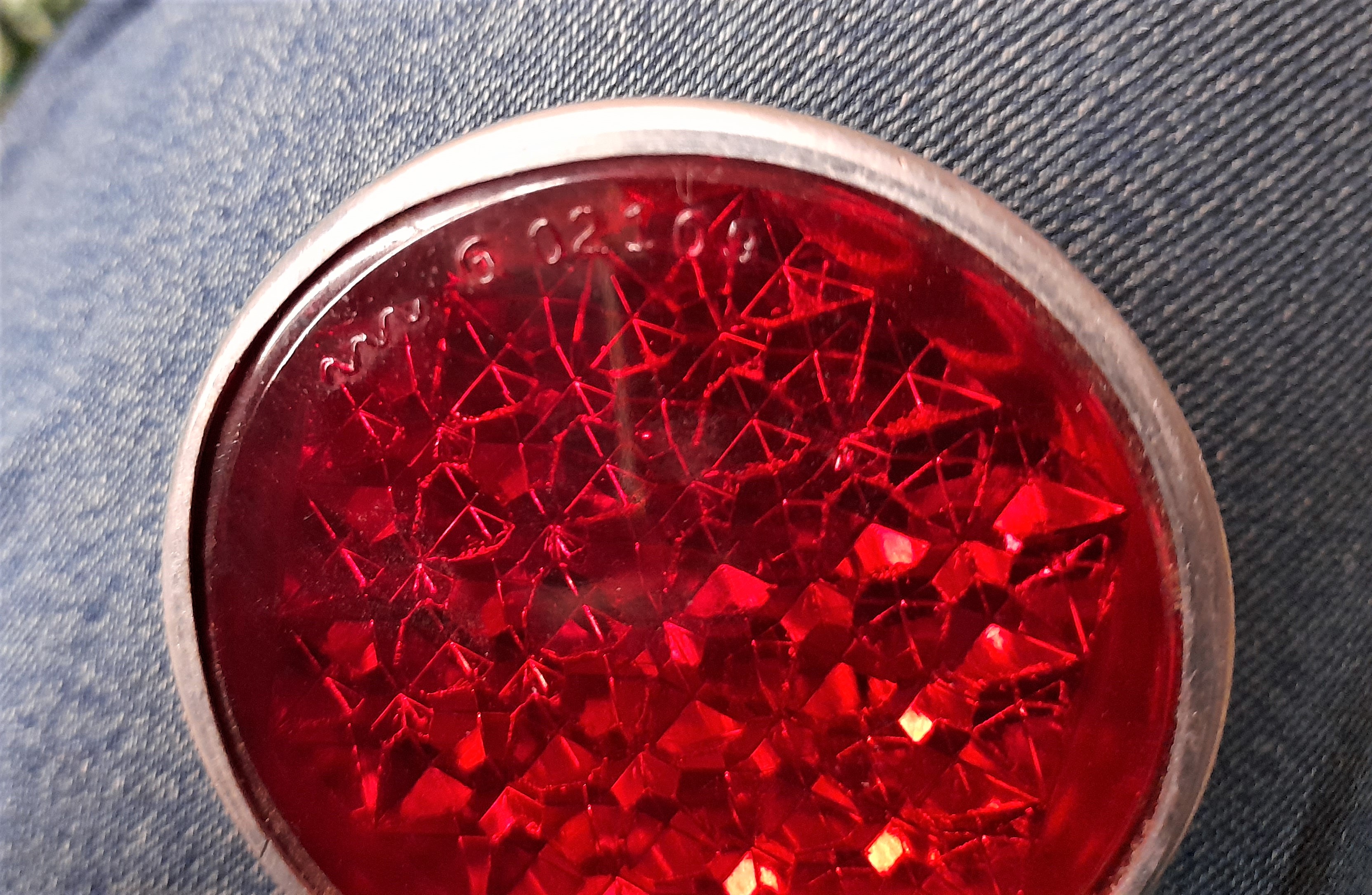 Rückstrahler, Katzenauge Glas
