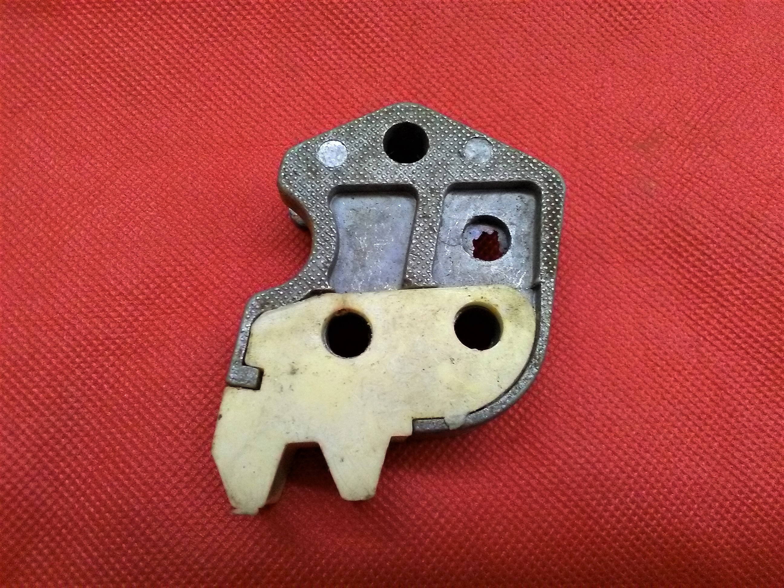 Schließkeil links Barkas B1000