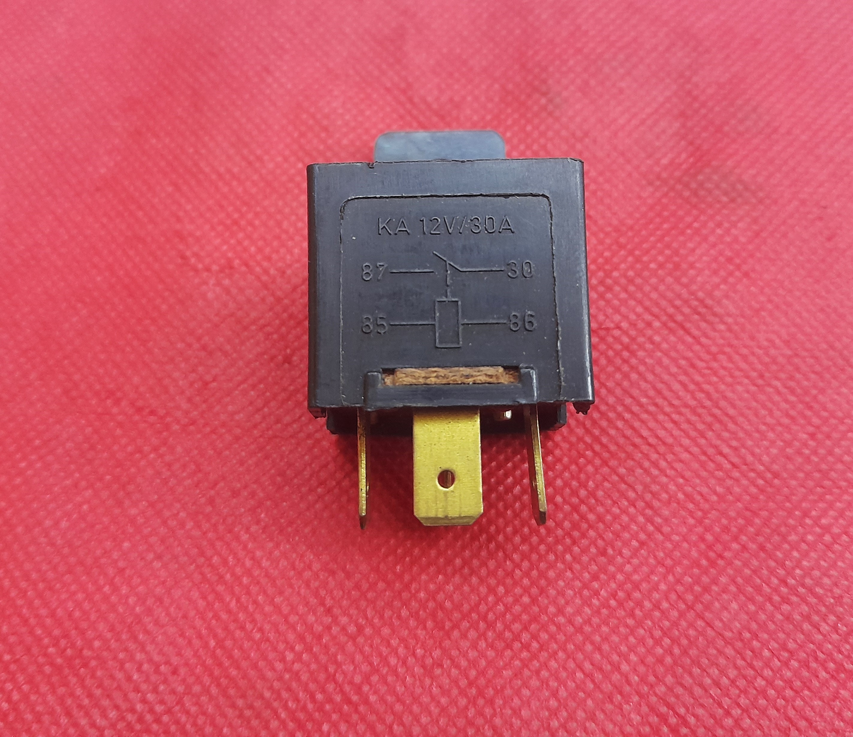 Relais 12 V 30A