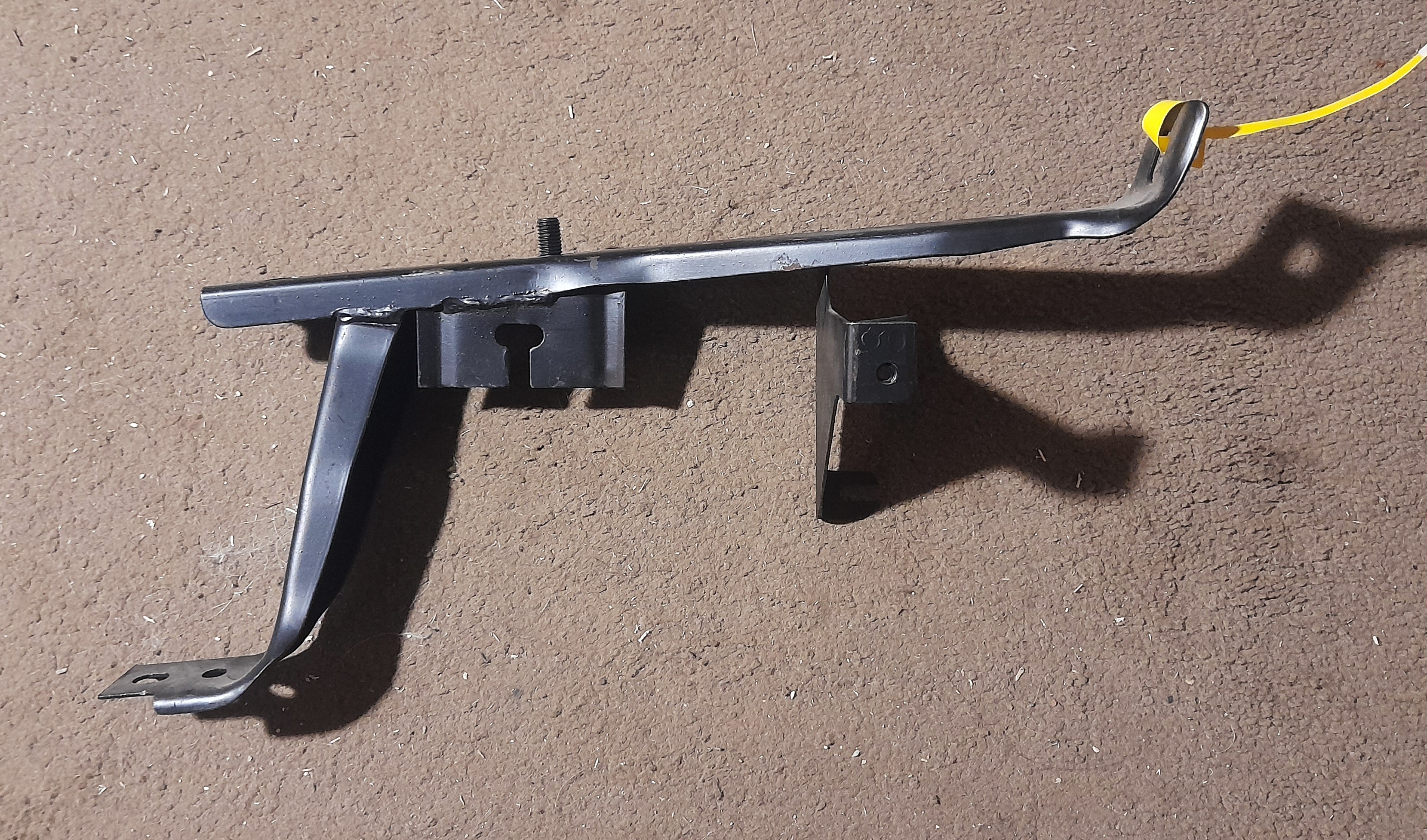 Stoßstangenhalter Halter Stoßstange vorn links Wartburg 353