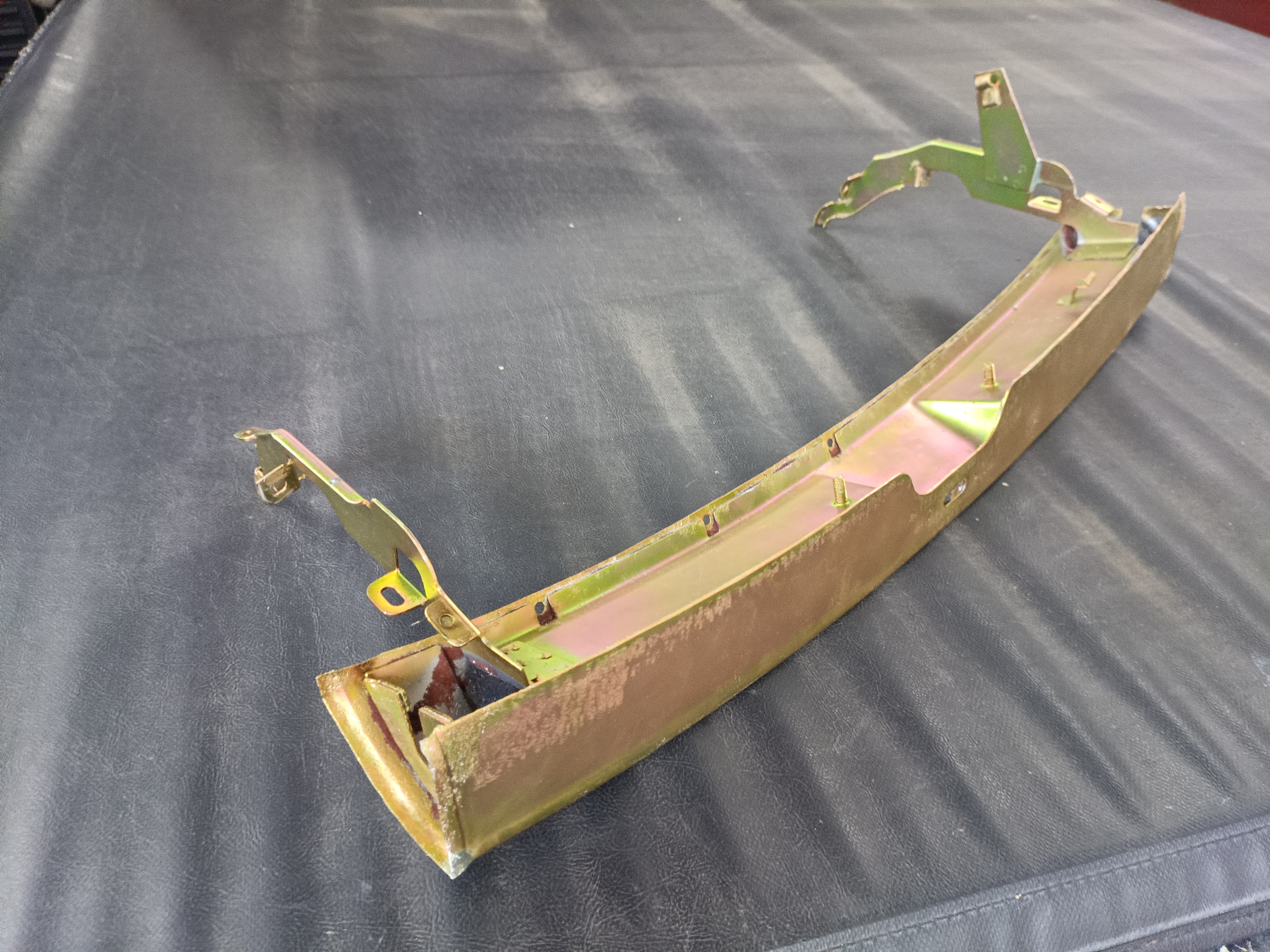 Schloßträger Haubenträger Blech Reparaturblech Wartburg 311 313