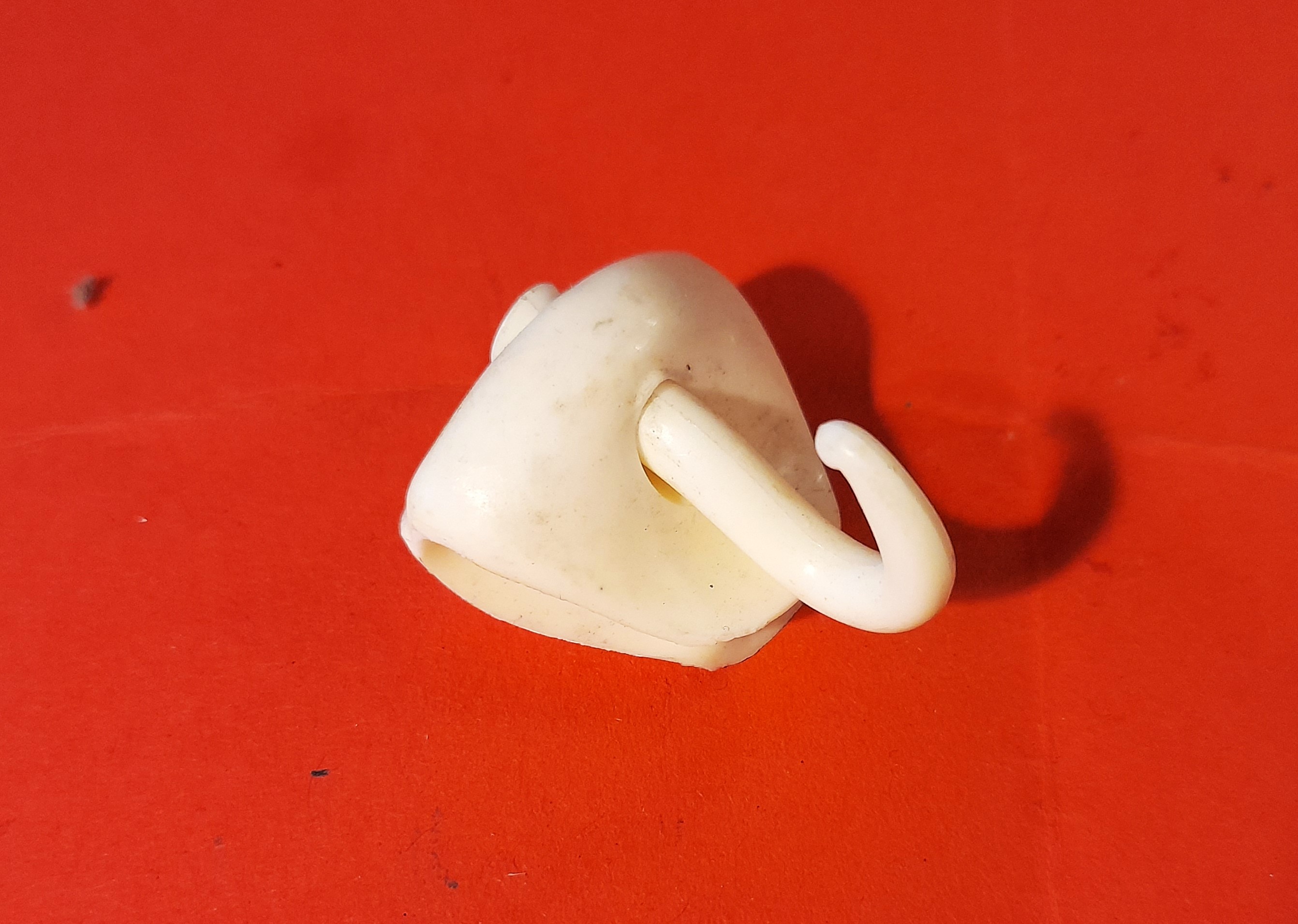 Kleiderhaken Haken Oldtimer Trabant Farbe elfenbein beige