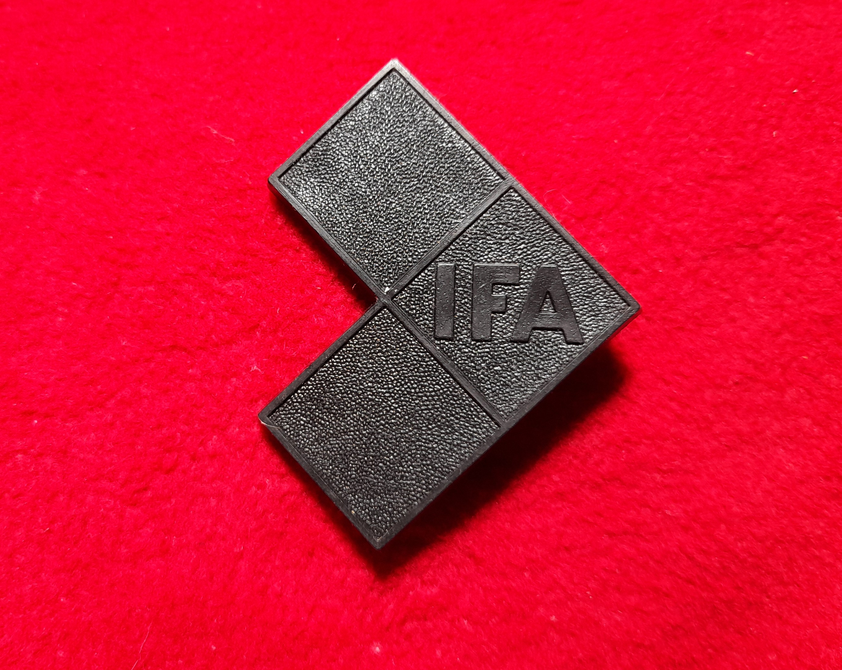 IFA Emblem  Schriftzug Türemblem Barkas B 1000