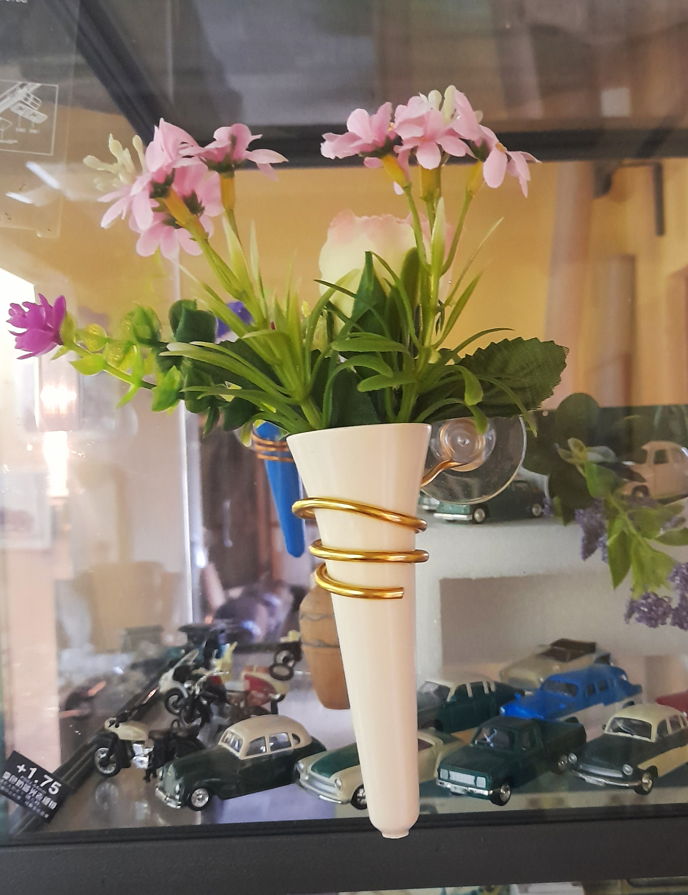 Autovase Vase Blumenvase elfenbein Wartburg Oldtimer Trabant Barkas IFA MB Opel BMW EMW