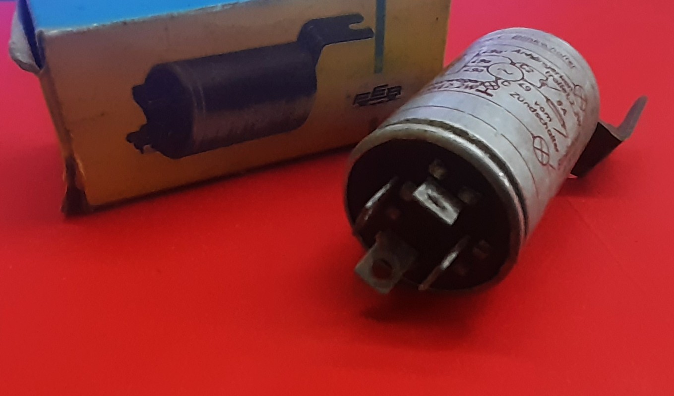 Blinkgeber 12V 2x15+1x15W für Anhängerbetrieb Wartburg Trabant Barkas IFA