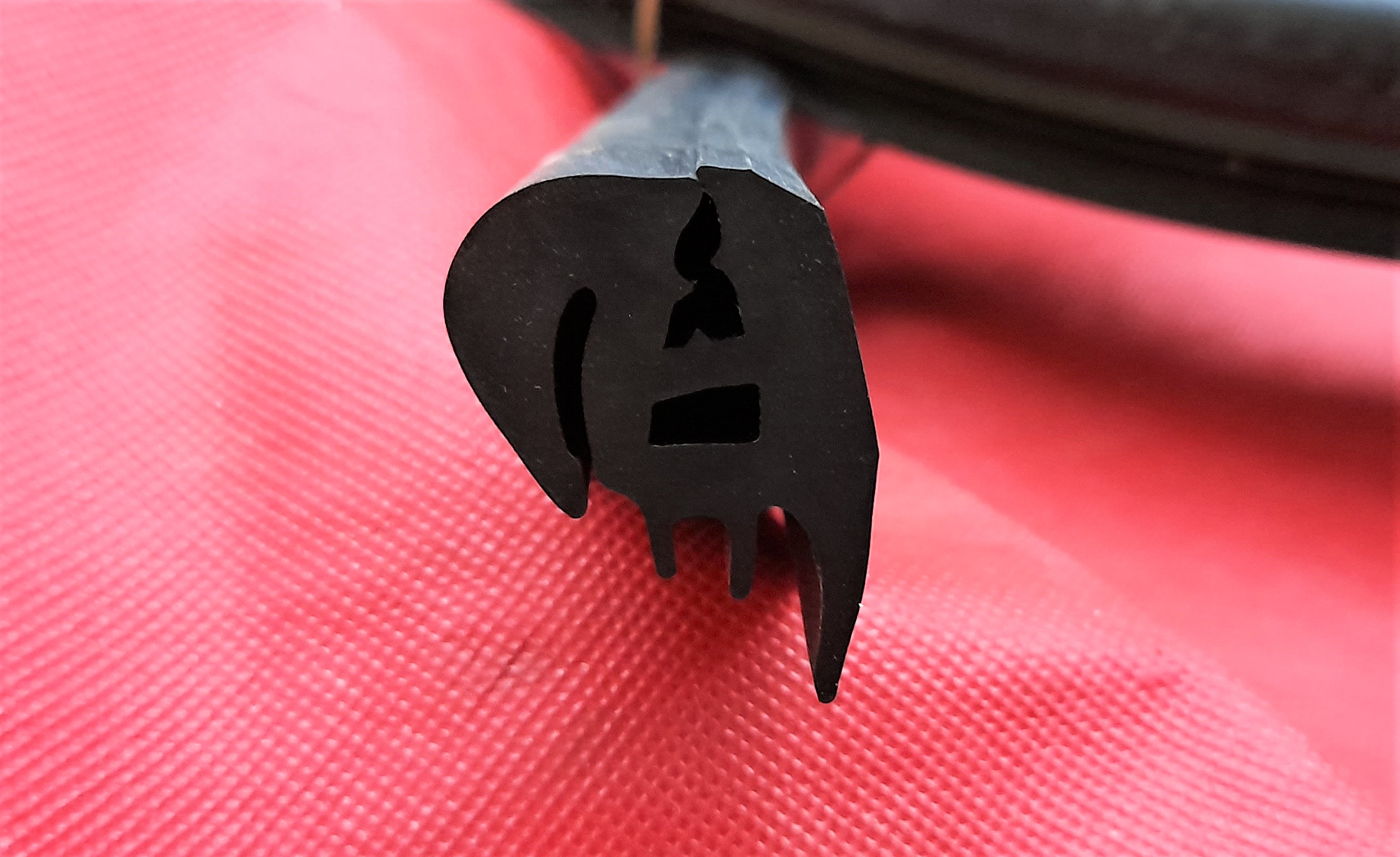 Scheibengummi Gummi Front- oder Heckscheibe Trabant 601