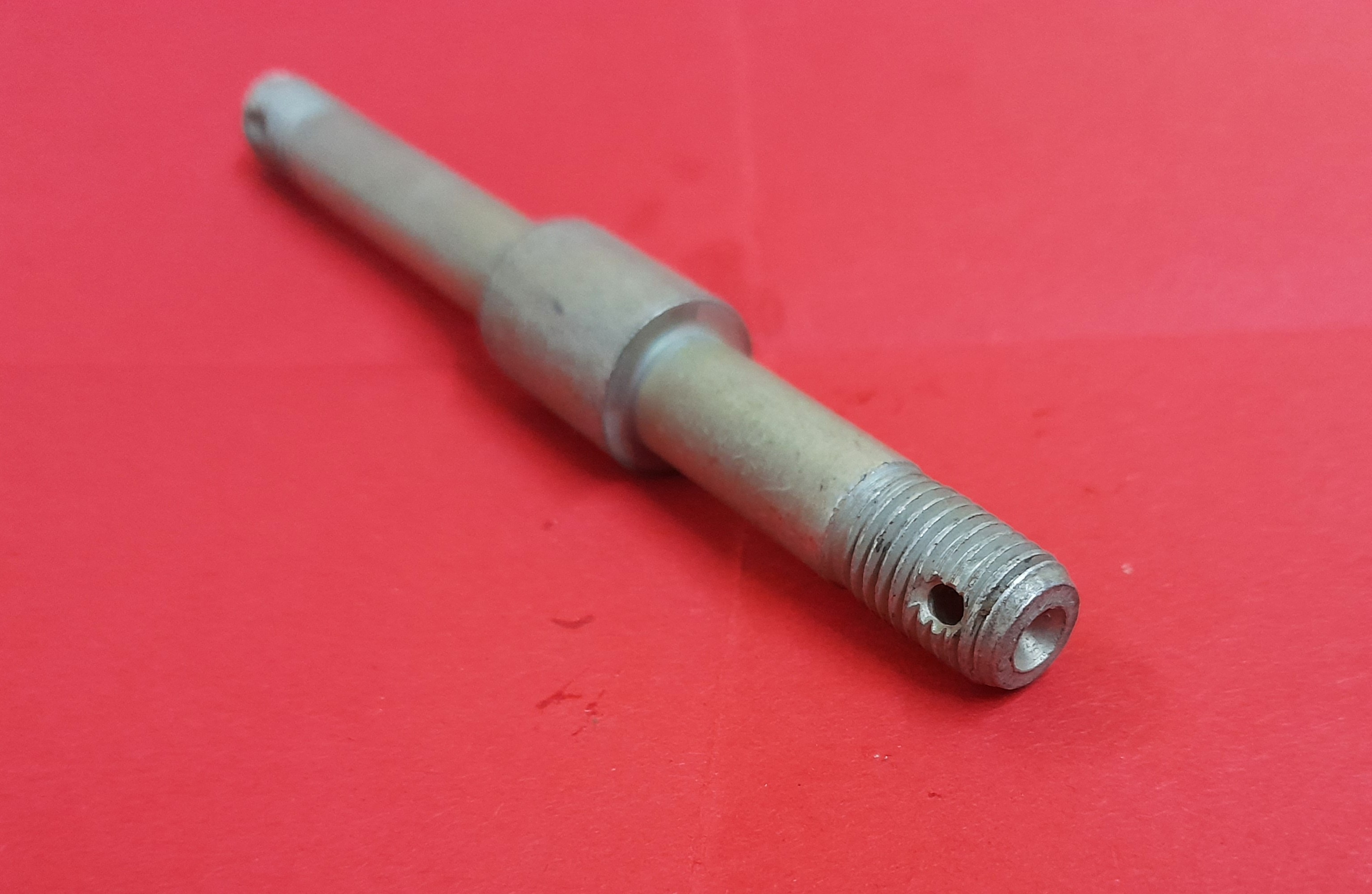 Bolzen Stoßdämpfer / Querlenker Lenkerarmverbindung Vordererachse Wartburg 311 313