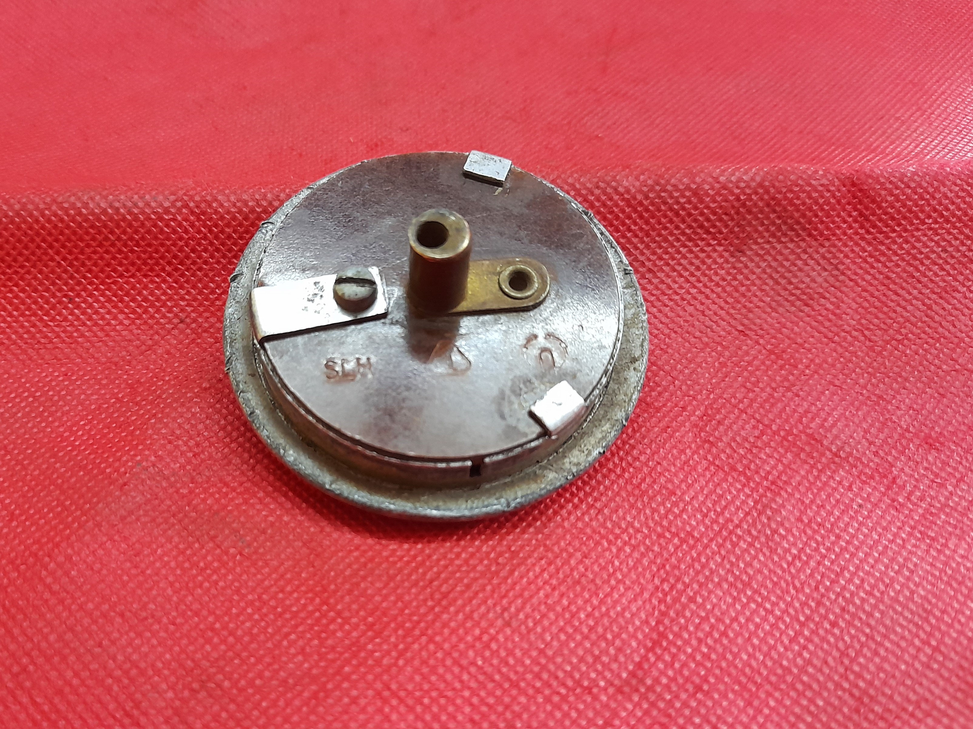 Hupenknopf Signalknopf in Lenkradnabe IFA F8 F9  Framo AWZ P70