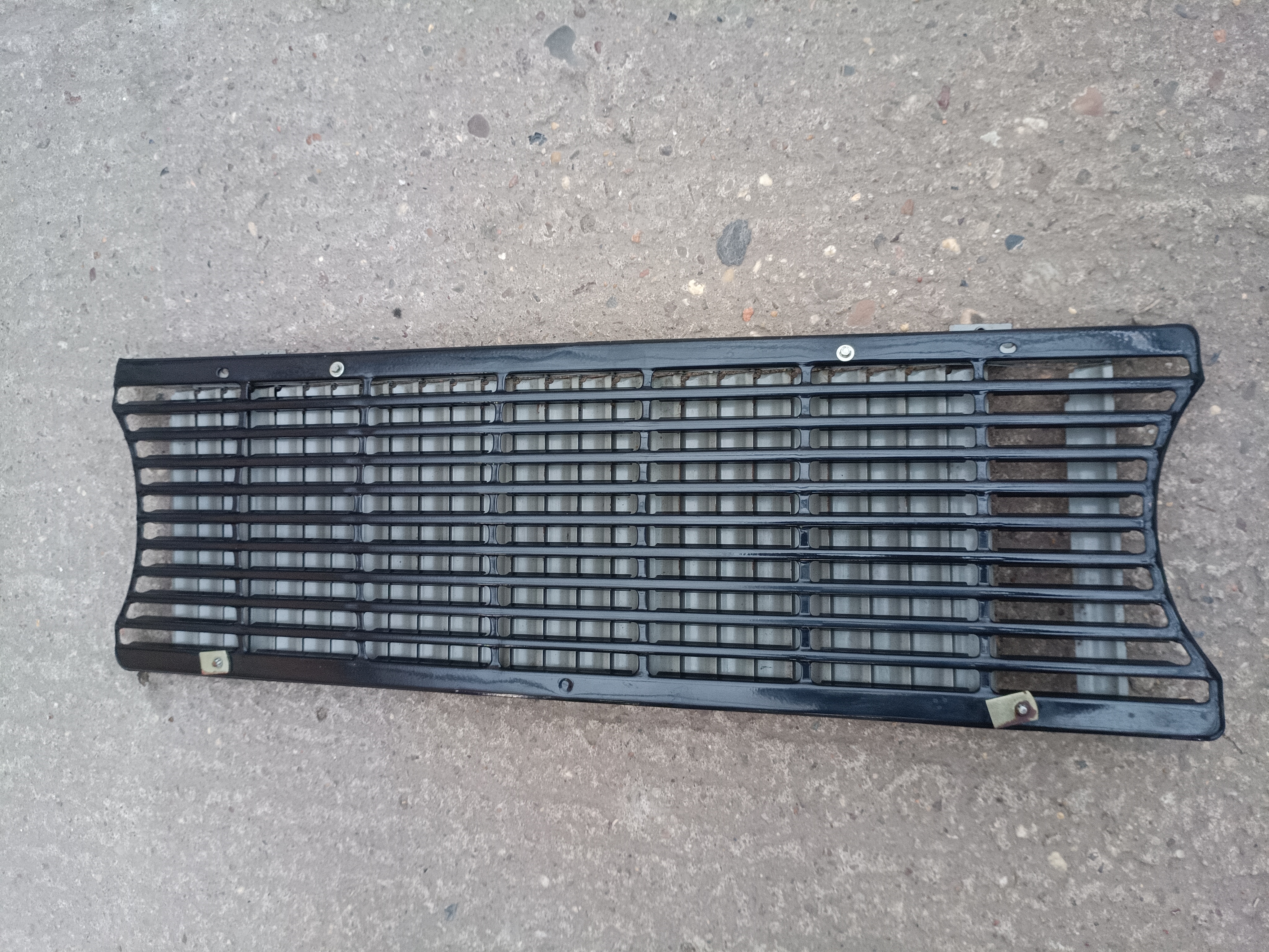Grill Kühlergrill  schwarz Frontmittelteil mit Jalousie Wartburg 353