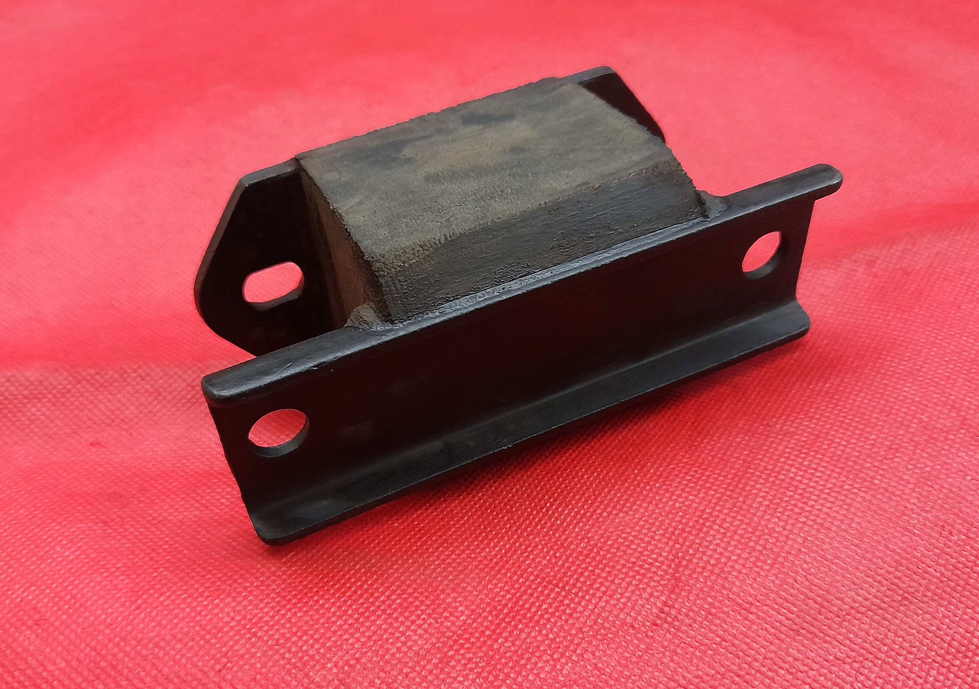 vorderes Motorlager Wartburg 311 313 , IFA F9