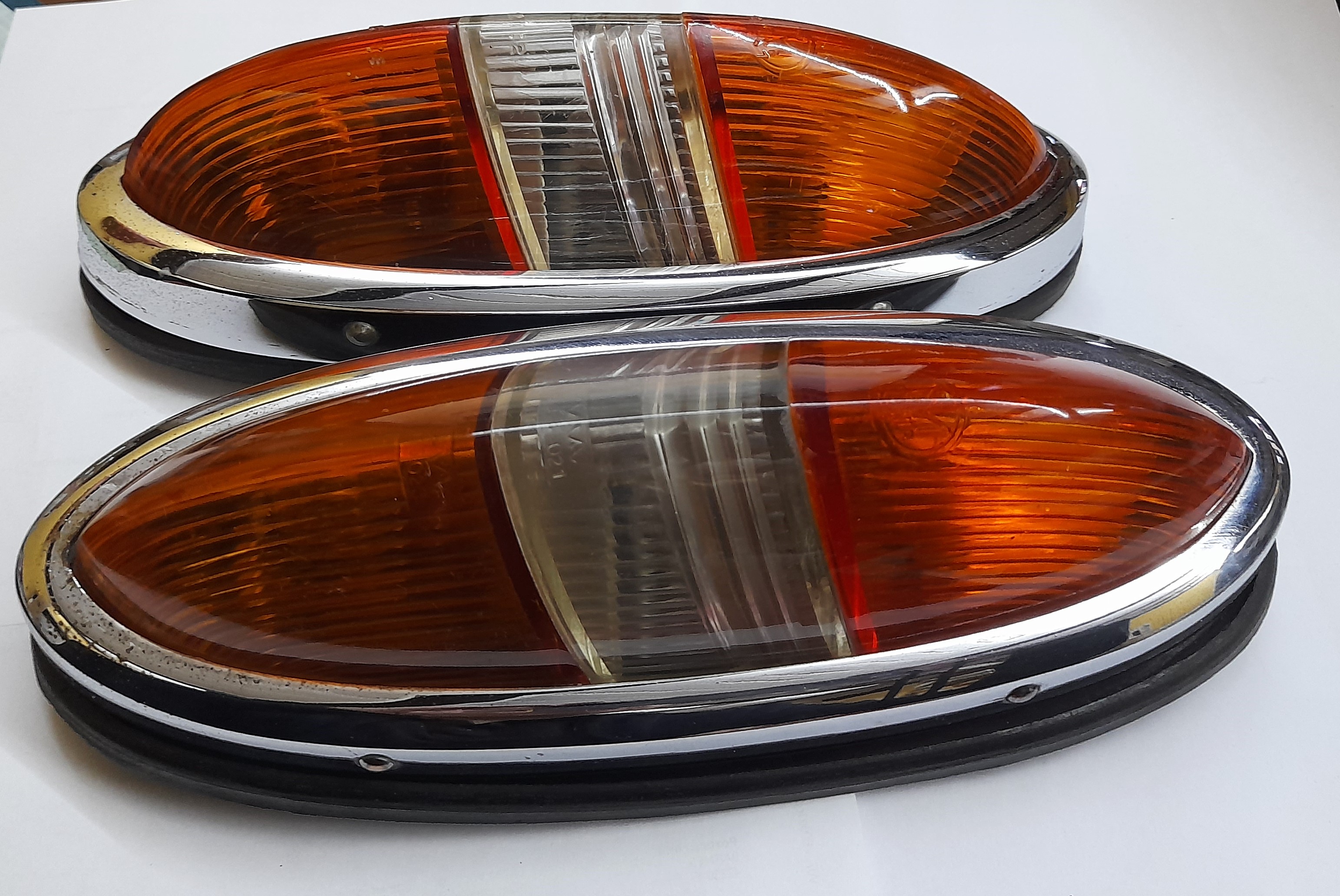 Rückleuchten , Schiffchen Wartburg 311  313 Barkas B 1000