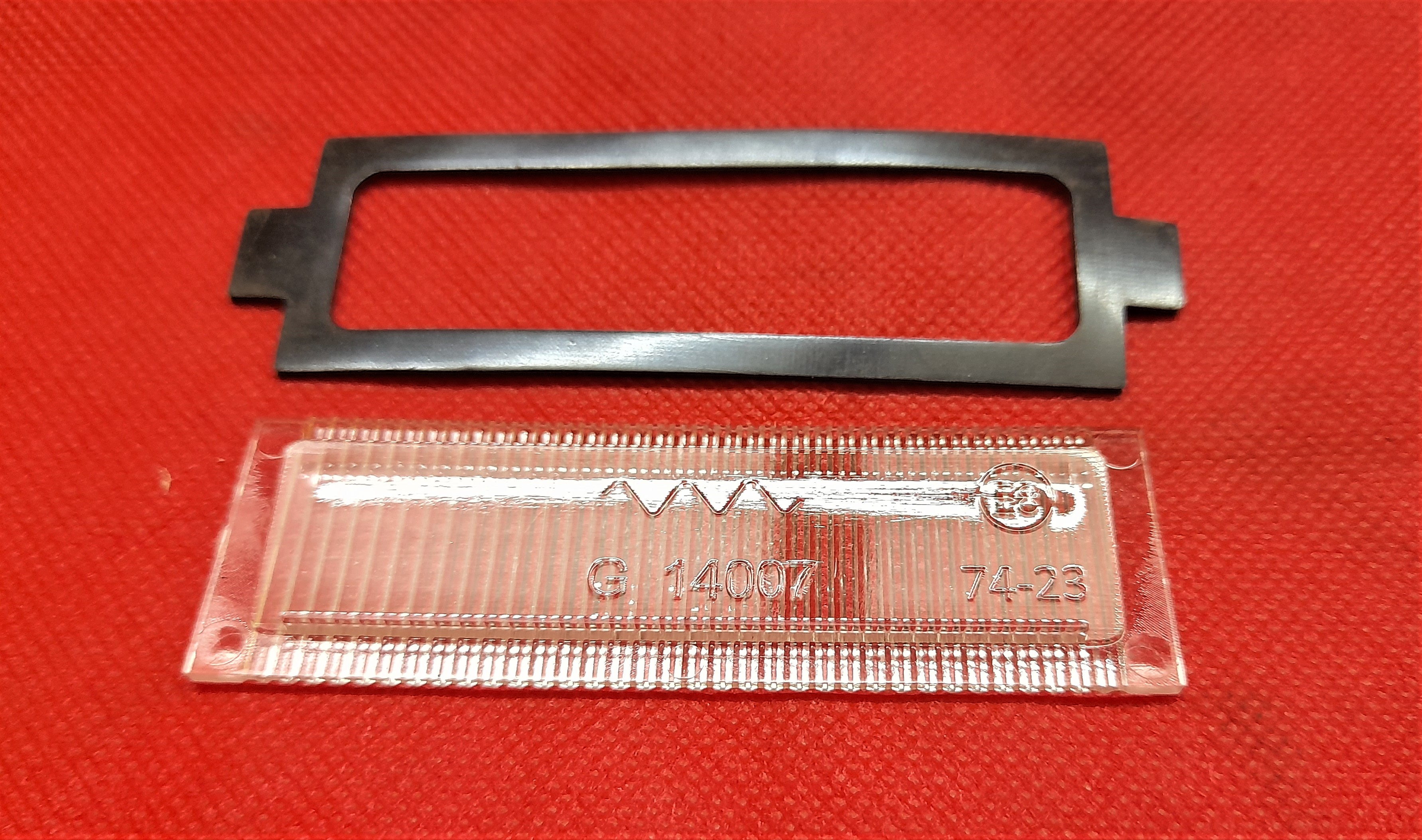 Kennzeichenleuchte Kennzeichenbelechtung Glas + Dichtung Trabant 601