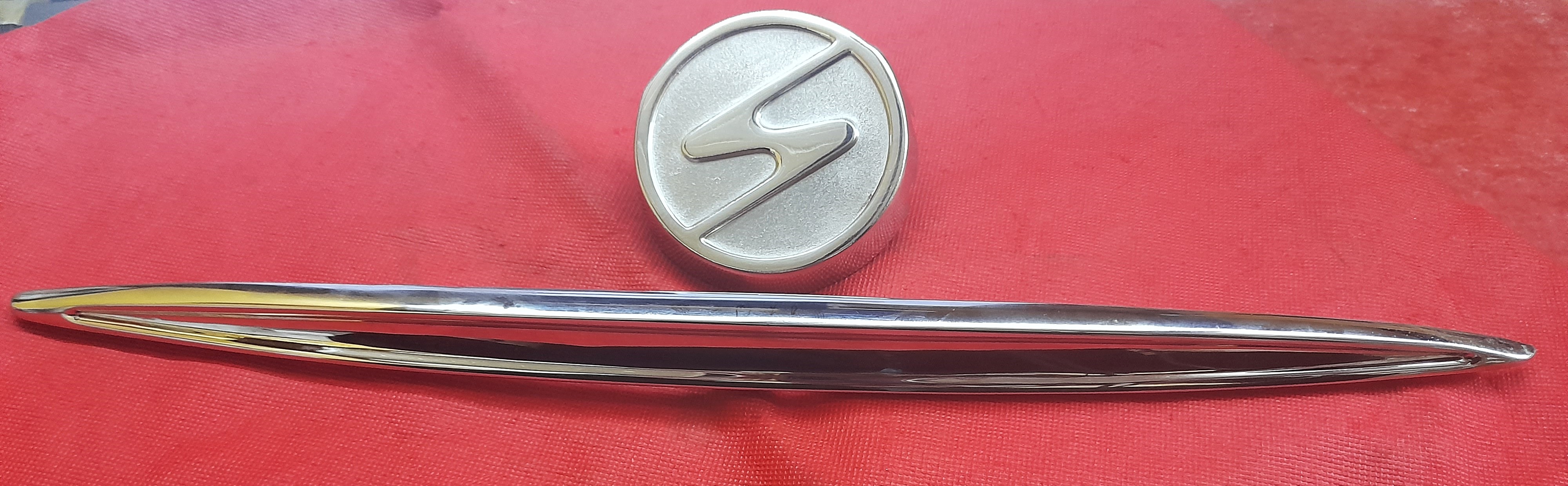 Flügelemblem Frontgrill chrom Trabant 500 600