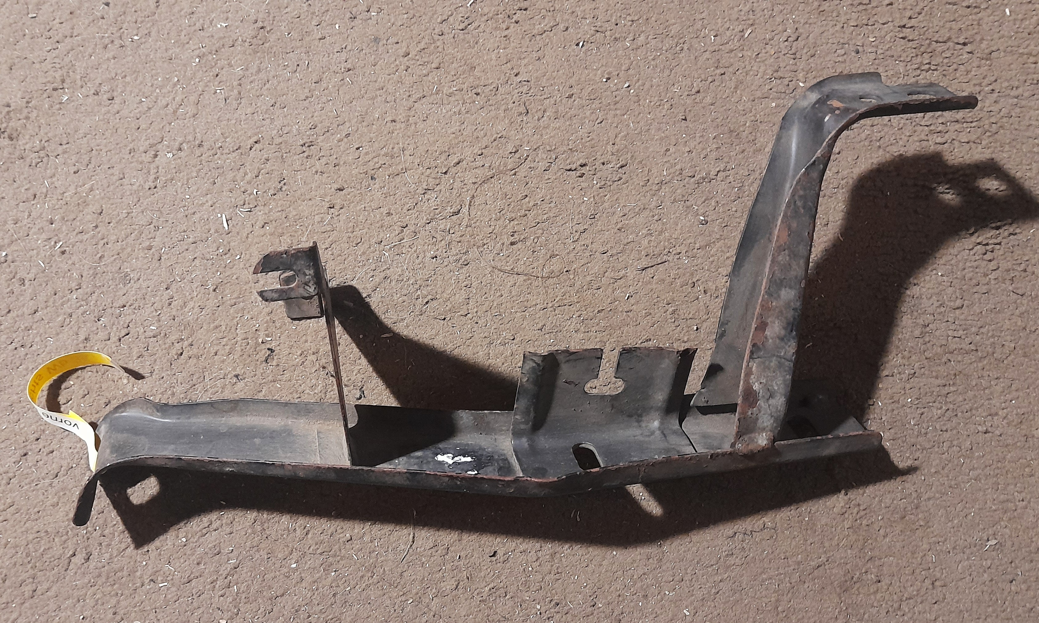 Stoßstangenhalter Halter Stoßstange vorn rechts Wartburg 353