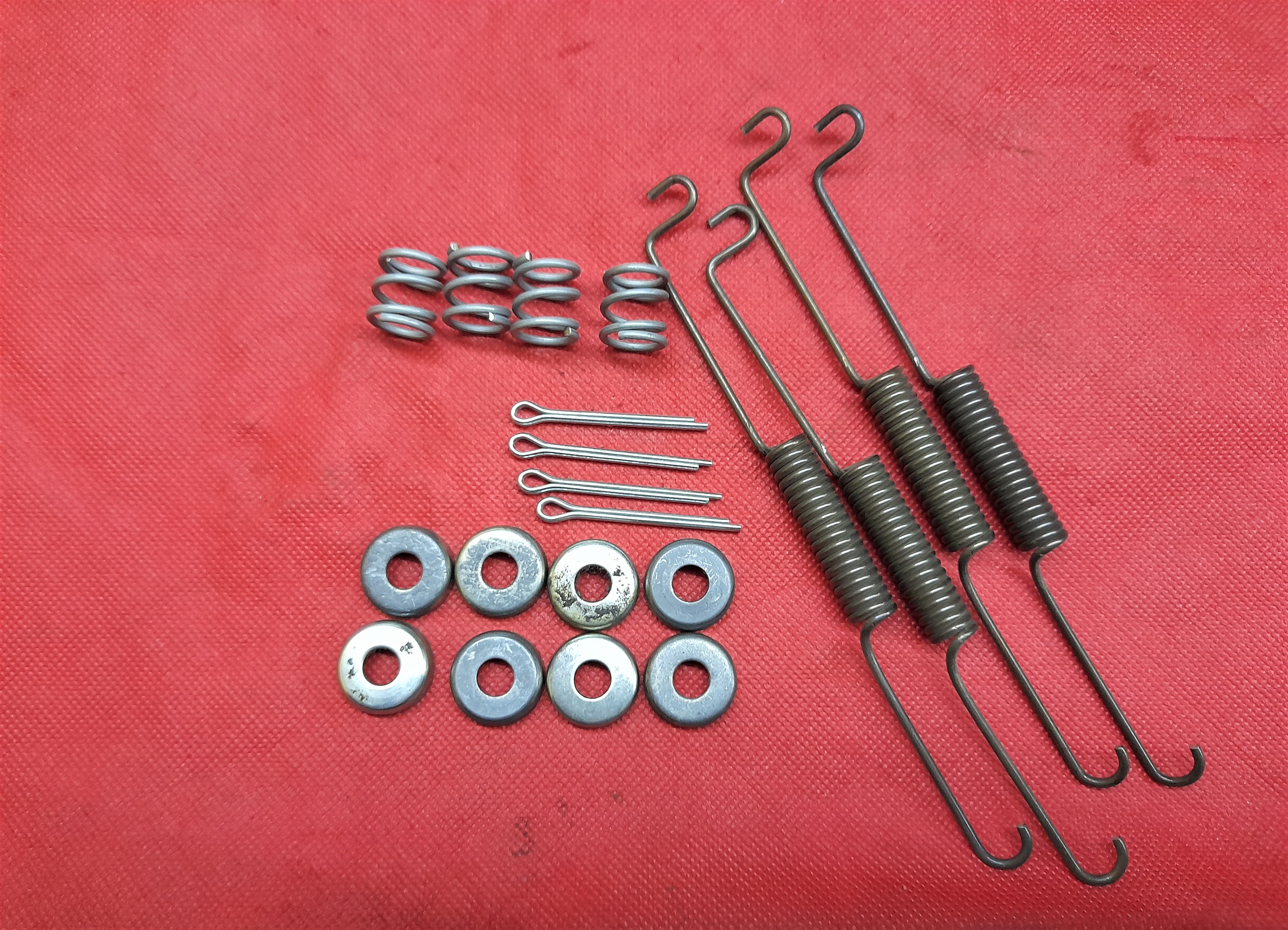 Federset Federn Set Befestigung Bremsbeläge VA Wartburg 311 312