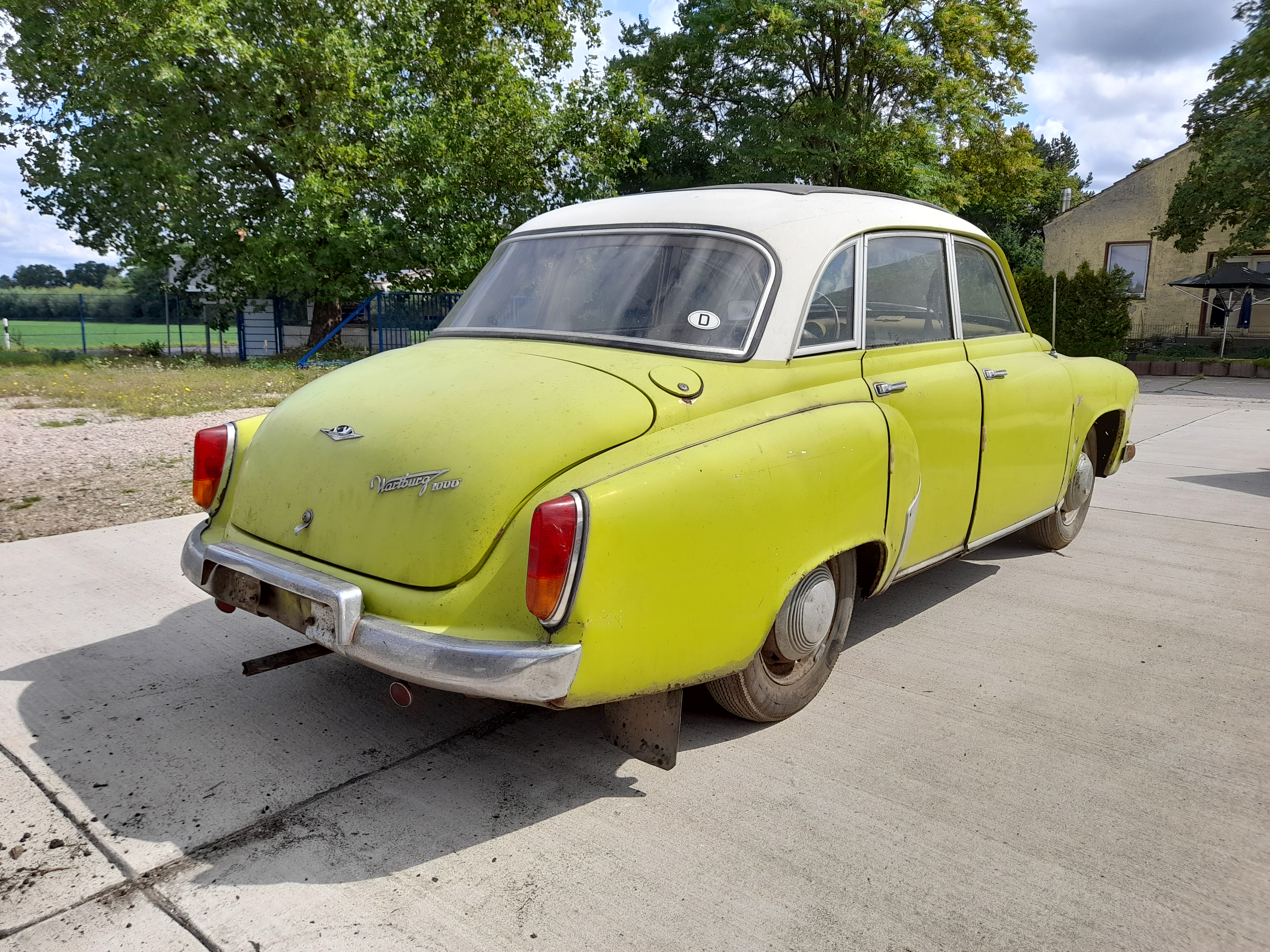 Wartburg 311 mit Faltdach Restaurationsobjekt