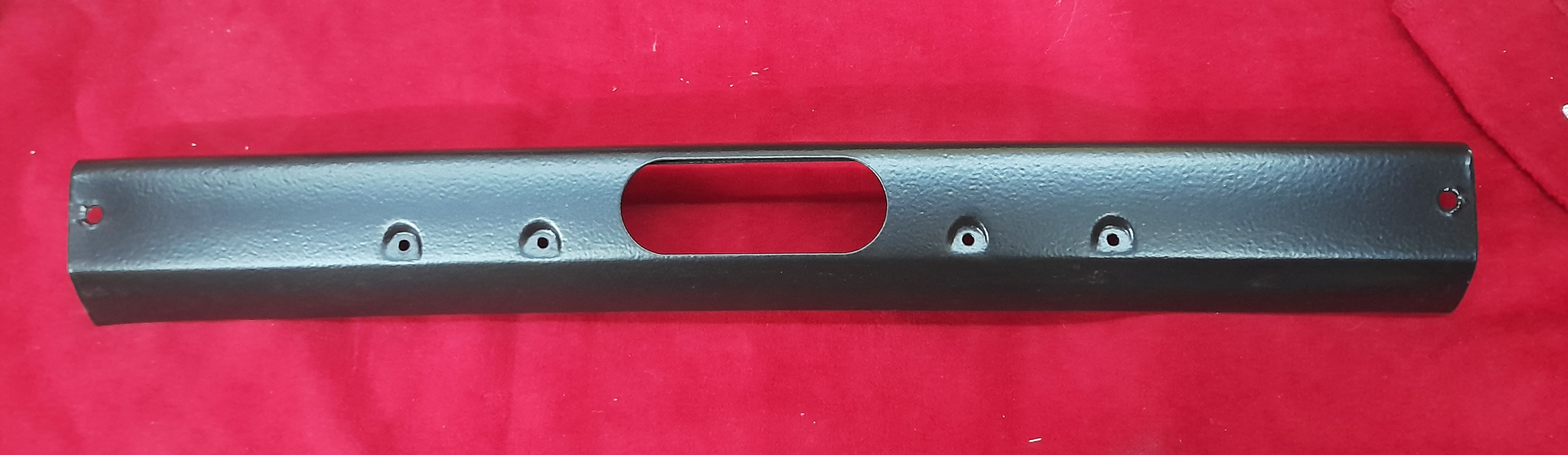 Stoßstange vorn mitte schwarz Wartburg 353