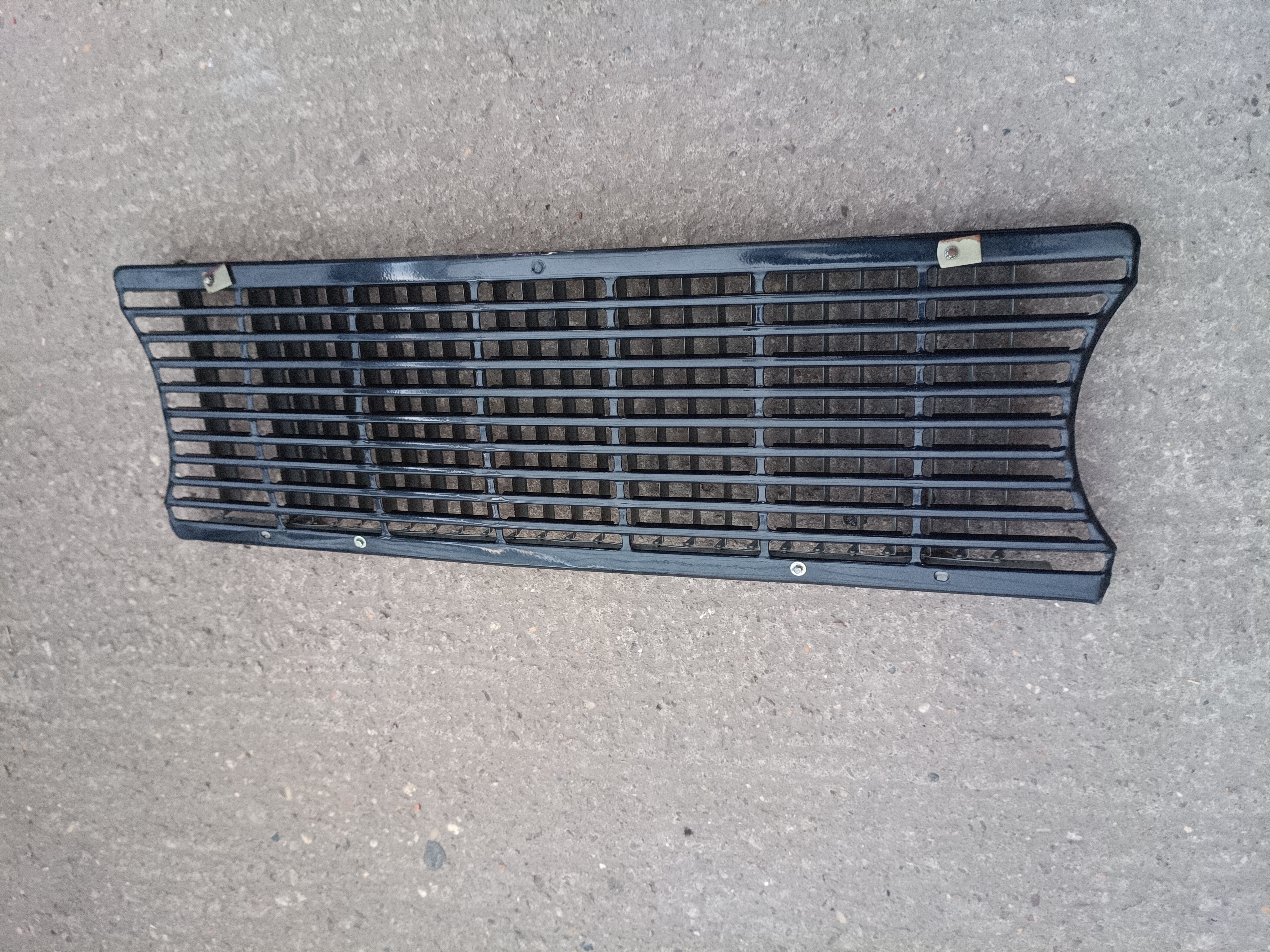 Grill Kühlergrill  schwarz Frontmittelteil mit Jalousie Wartburg 353