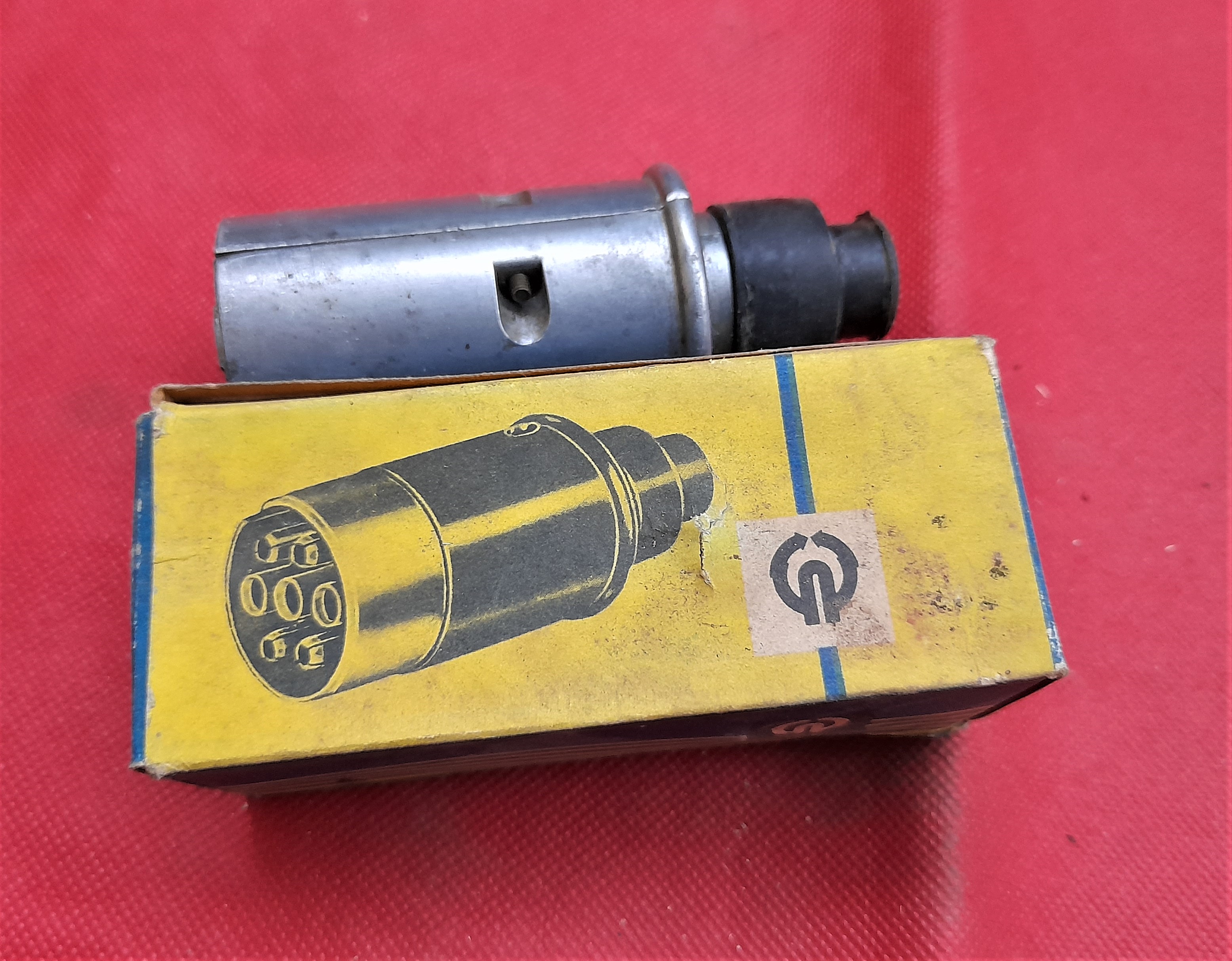 Stecker Anhänger 7 polig HP 300 , Qek , HP 500 , Klappfix