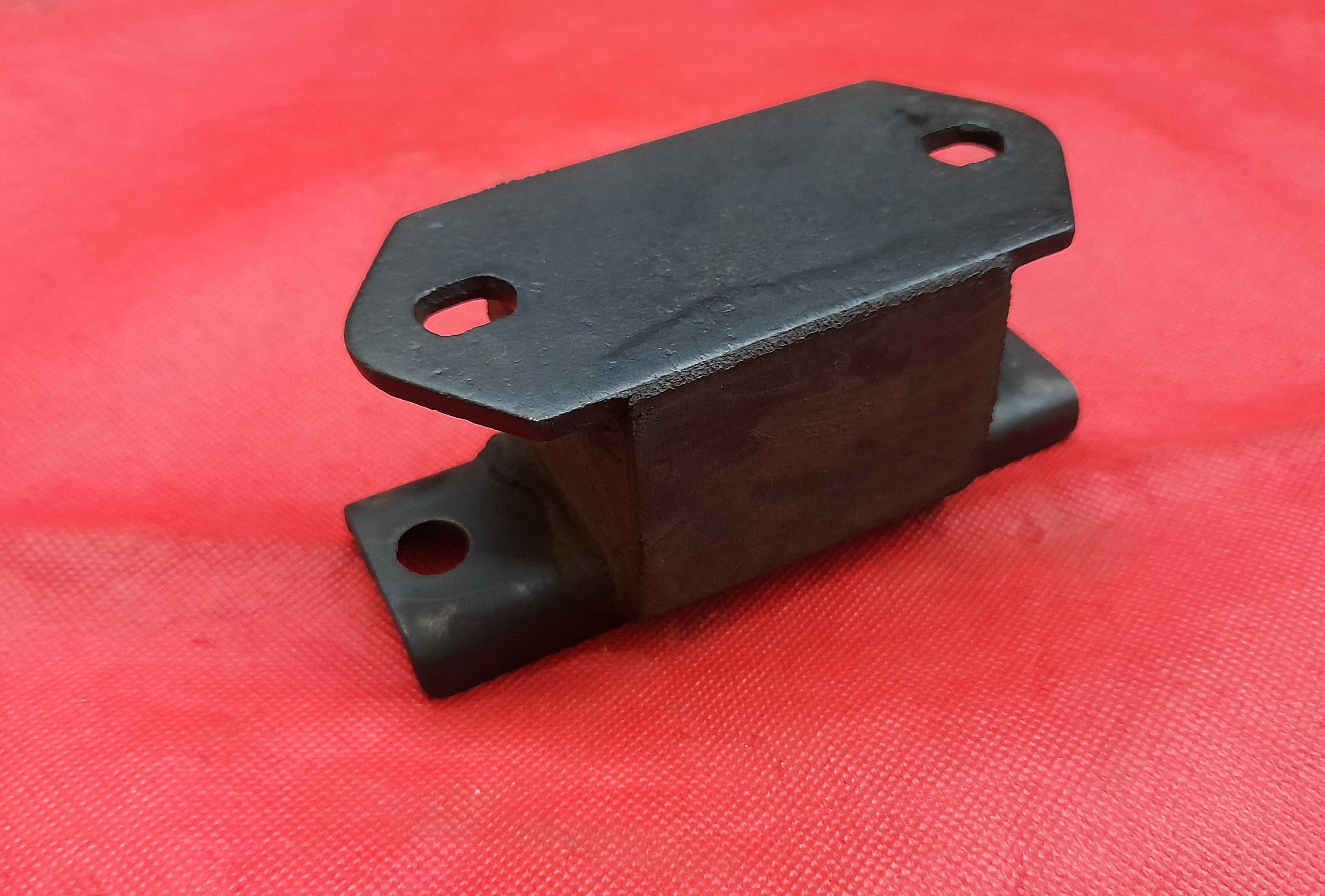 vorderes Motorlager Wartburg 311 313 , IFA F9