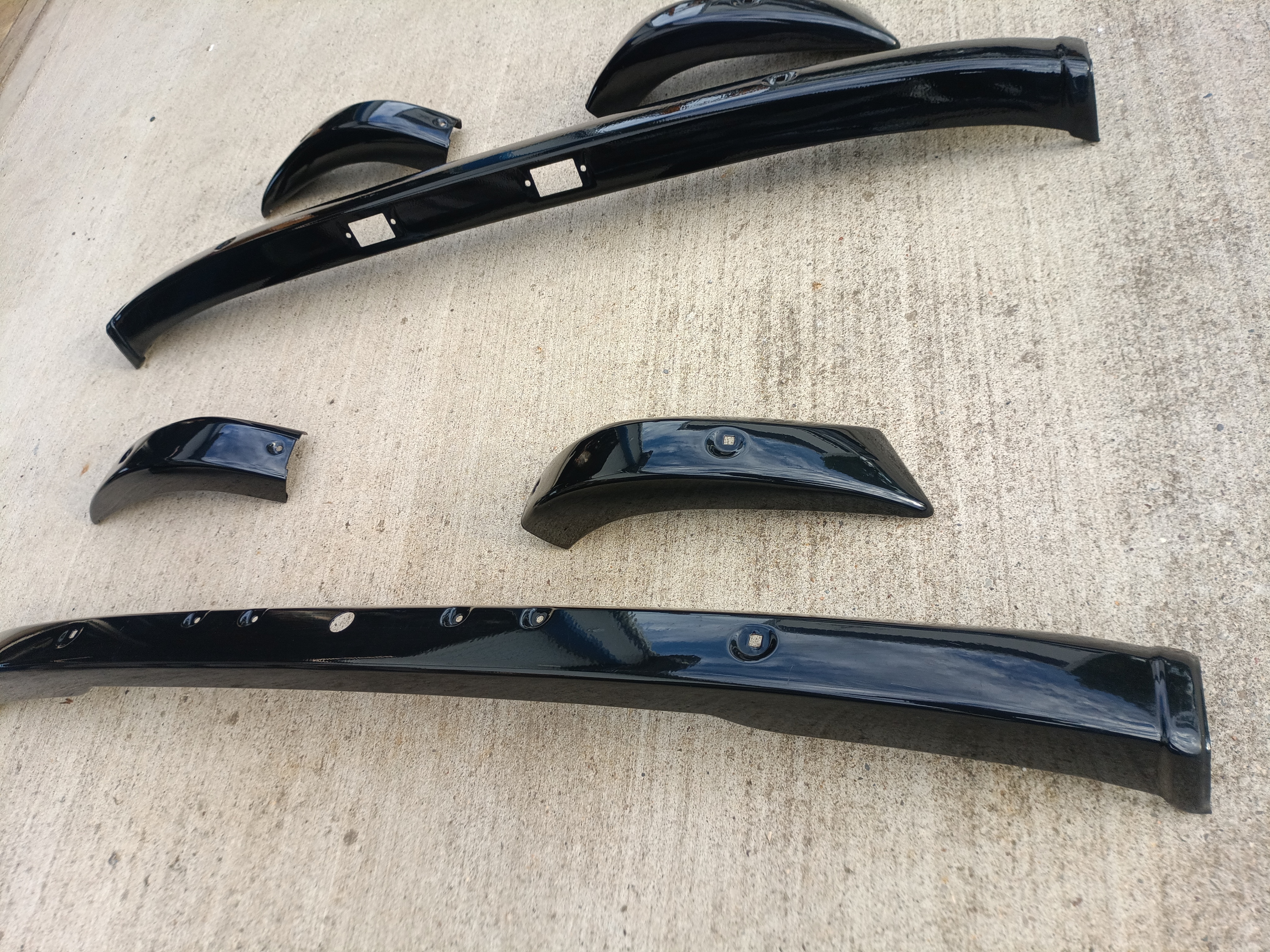 Stoßstange Set vorne und hinten schwarz Wartburg 353W Frontkühler