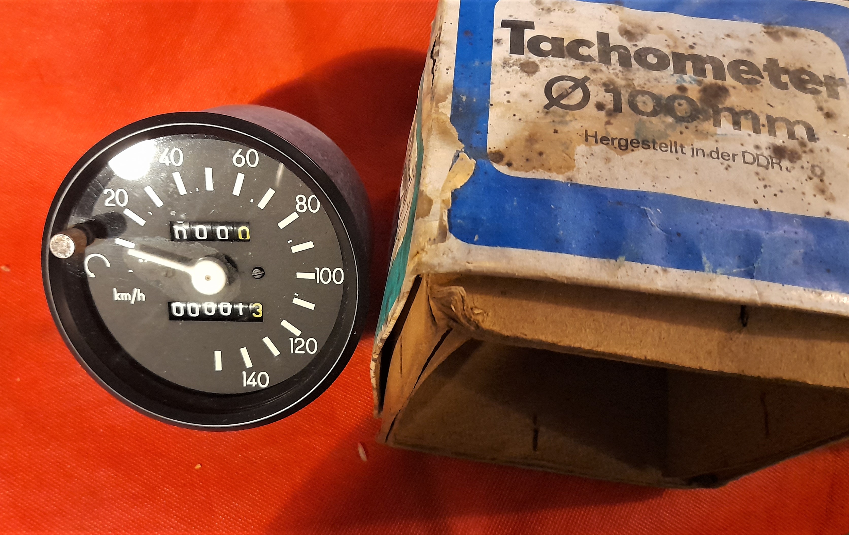 Tachometer 140 km/h