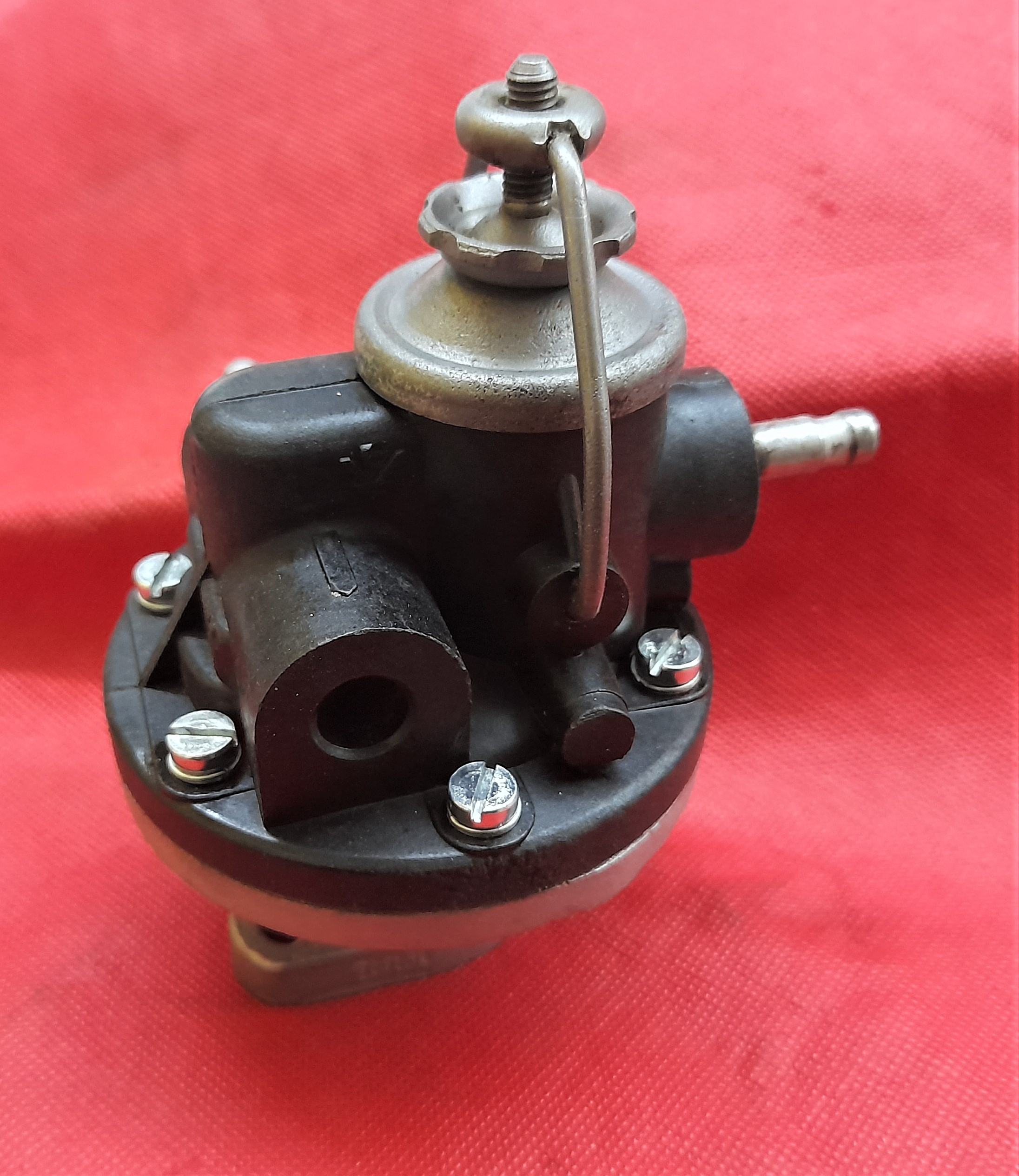 Benzinpumpe , Kraftstoffpumpe Wartburg 311 312 313 , 353 1. Serie , IFA F9