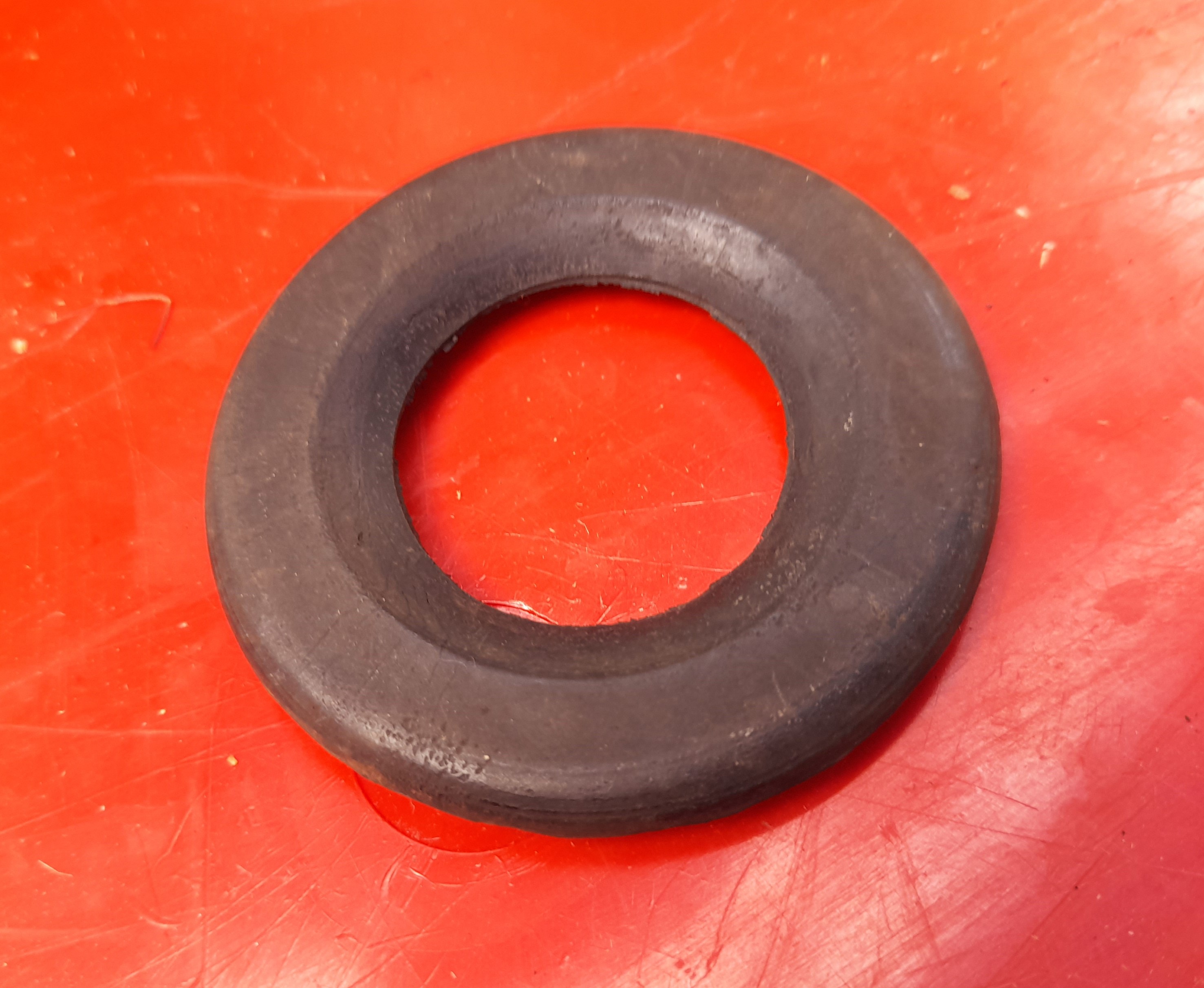 Gummidurchführung in der Karosserie für Entfrosterdüse Wartburg 311 312