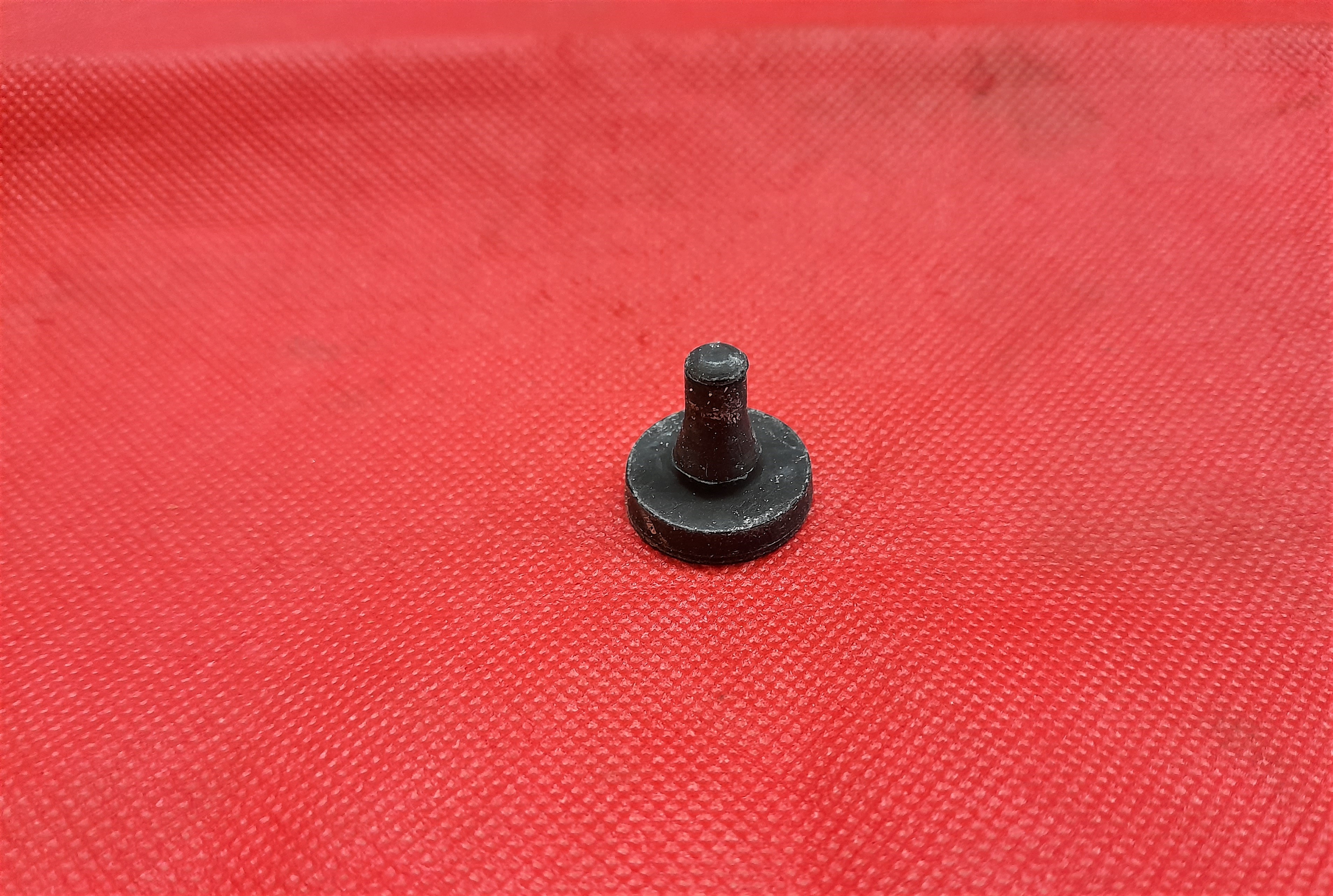 Gummi Gummipuffer Puffer Motorhaube und Türkontaktschalter Wartburg 311 312 313