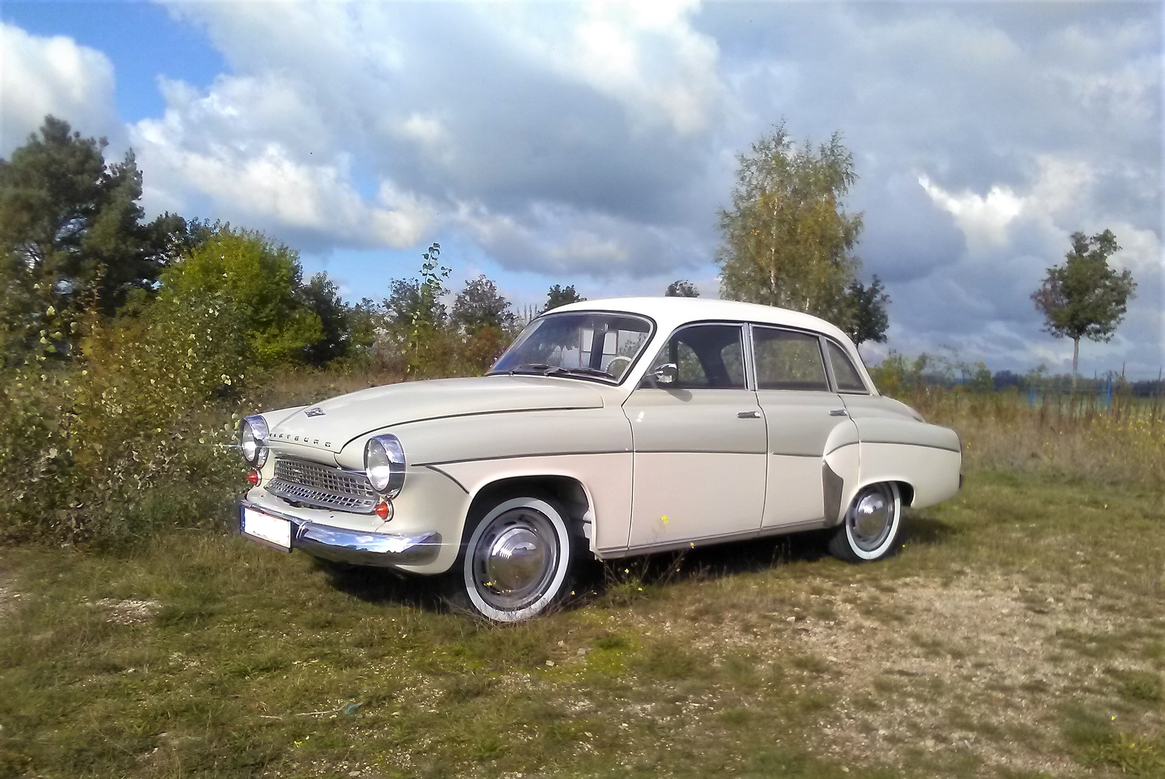 Wartburg 311 deluxe restauriert Oldtimer HU 11/2022  verkauft