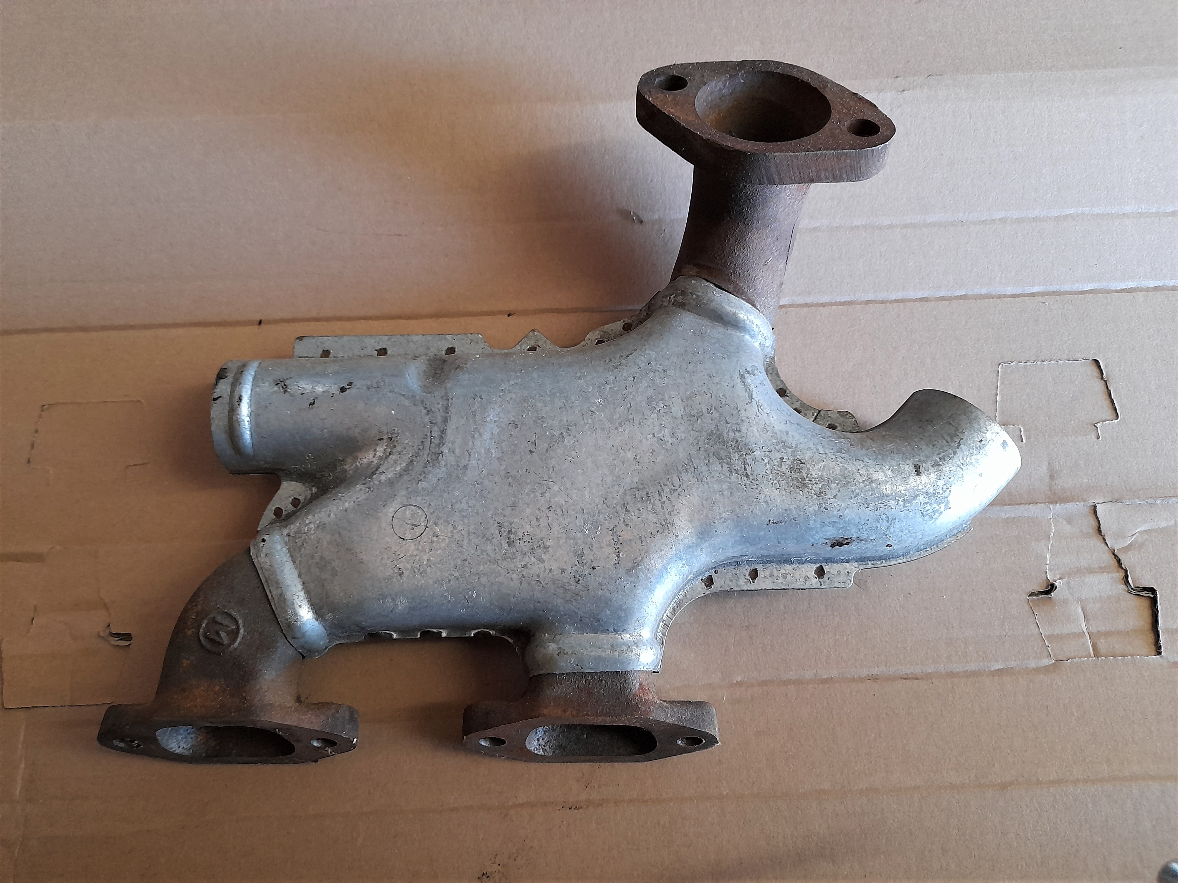 Auspuffkrümmer Abgaskrümmer Trabant 601