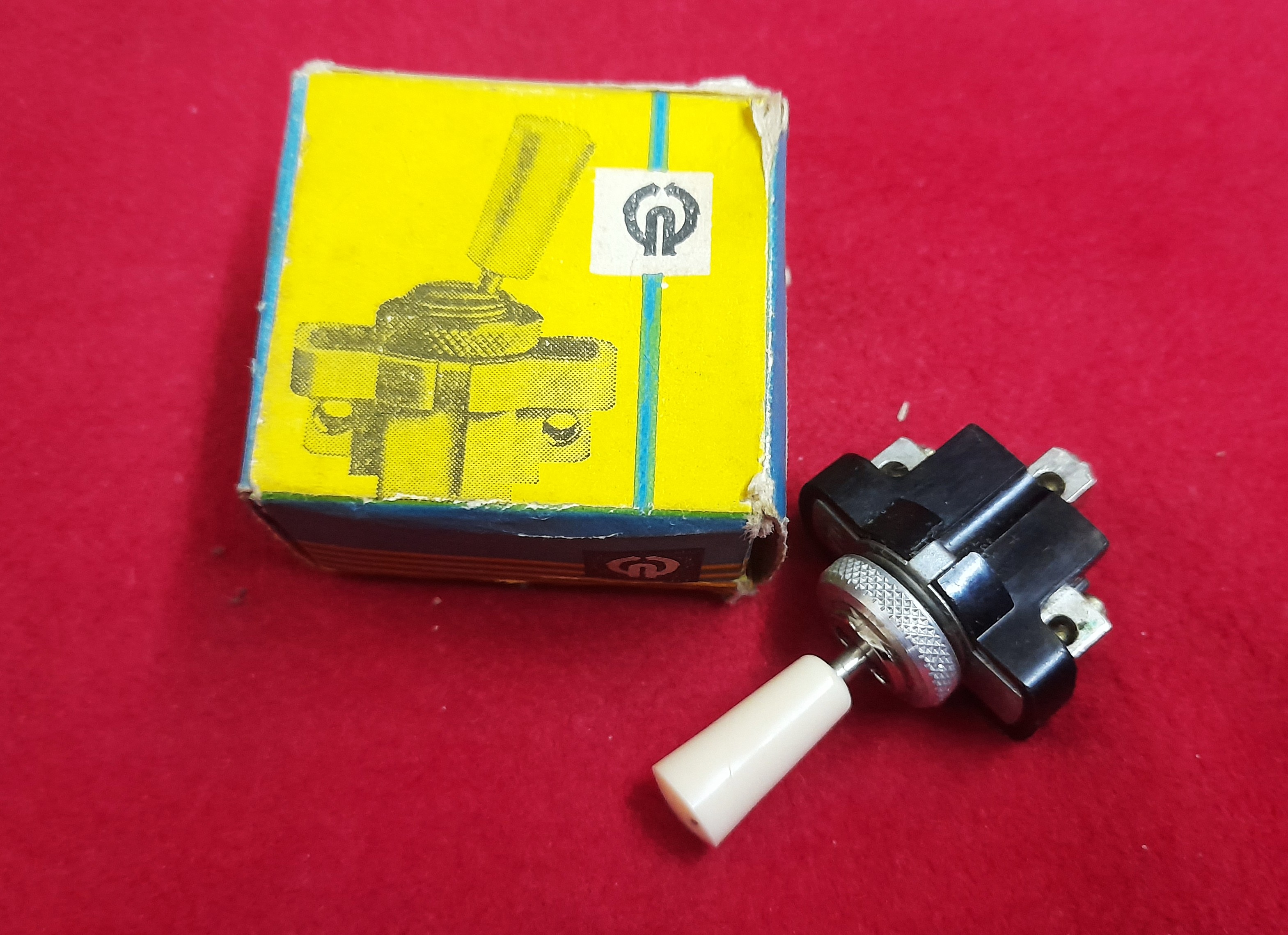 Schalter Kippschalter elfenbeinfarben Wartburg 311 , IFA F8 F9 , AWZ P70