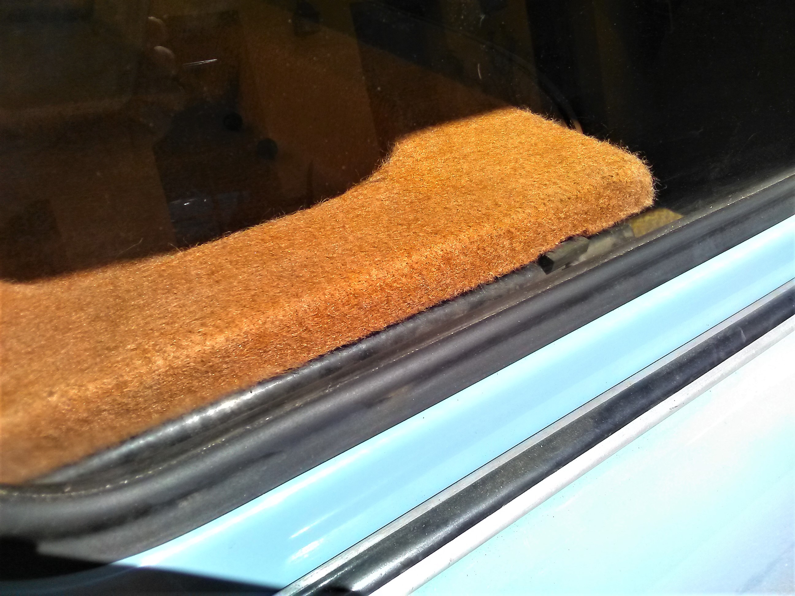 Gummiprofil Gummi Scheibengummi hintere Seitenscheibe Trabant 601 Kombi