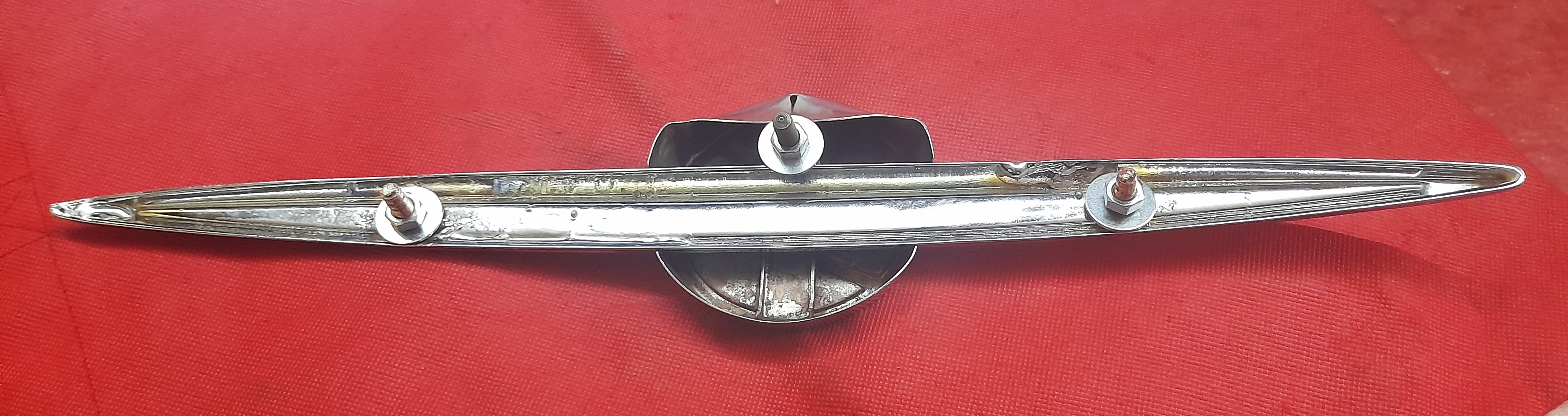 Flügelemblem Frontgrill chrom Trabant 500 600