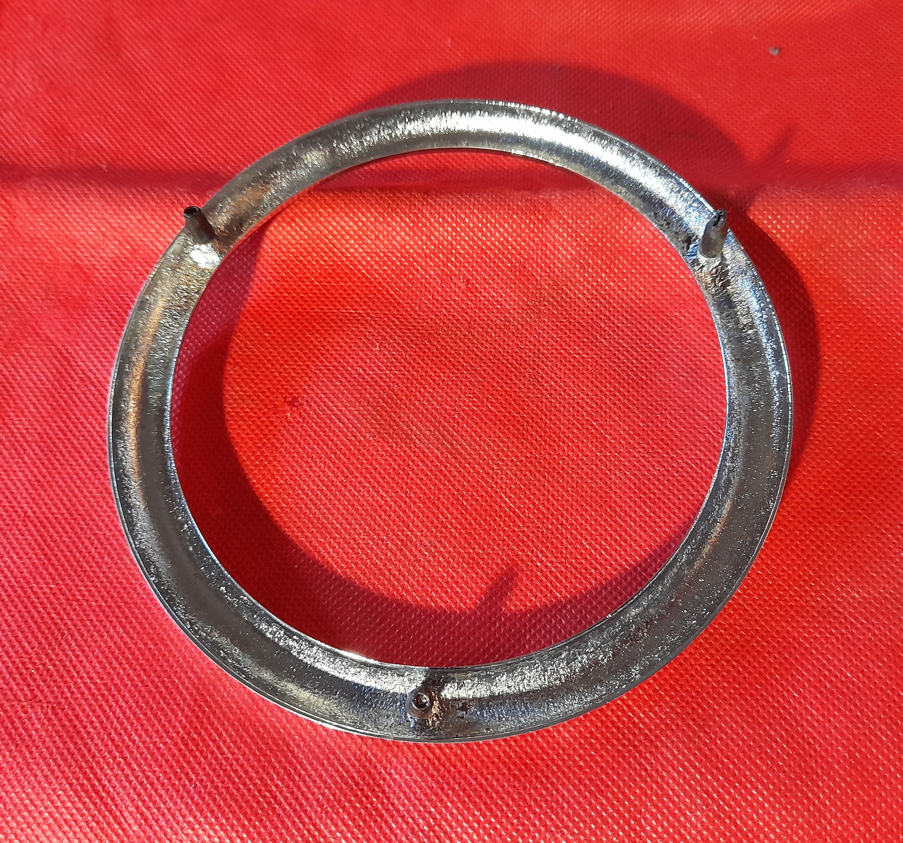 IFA F9 Ring für Emblen Heckklappe Chrom