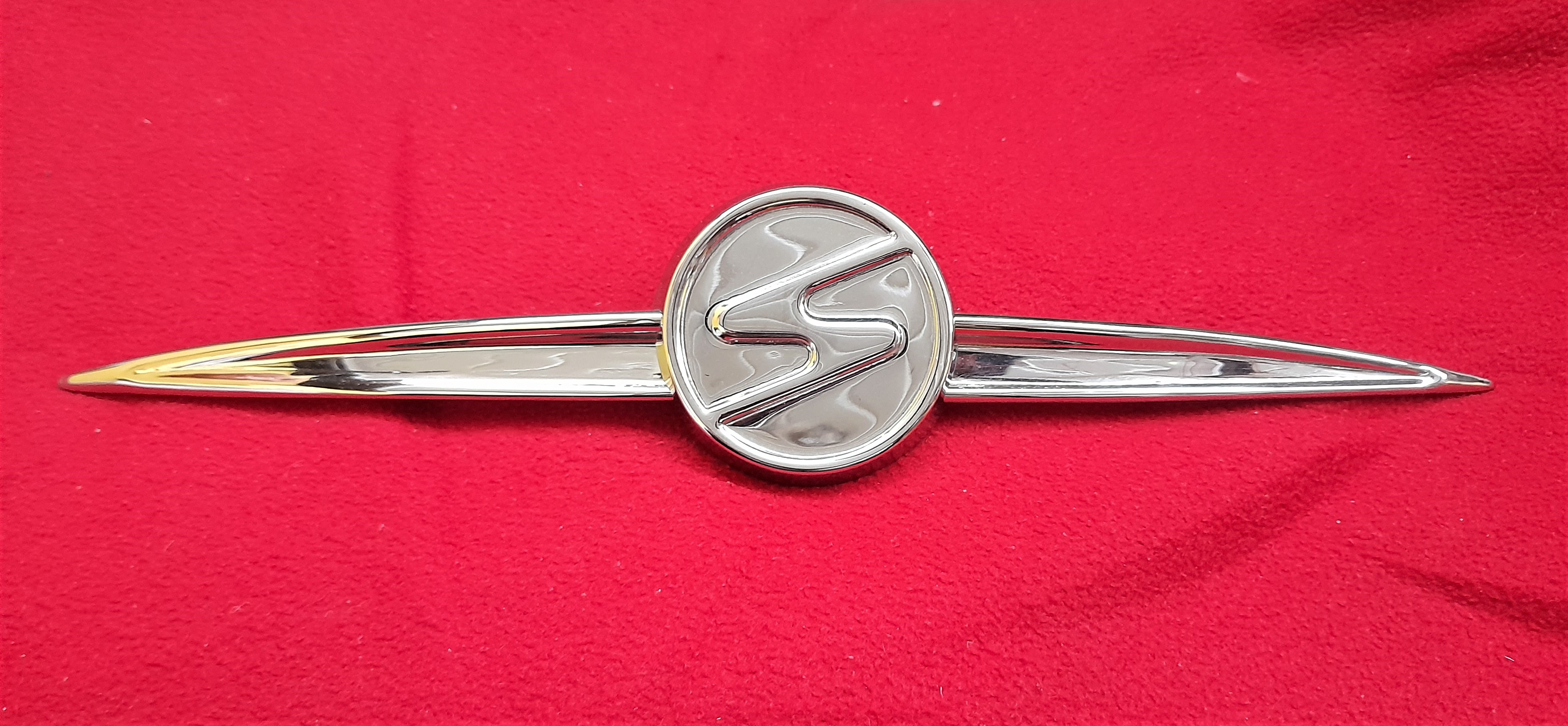 Flügelemblem Frontgrill chrom Trabant