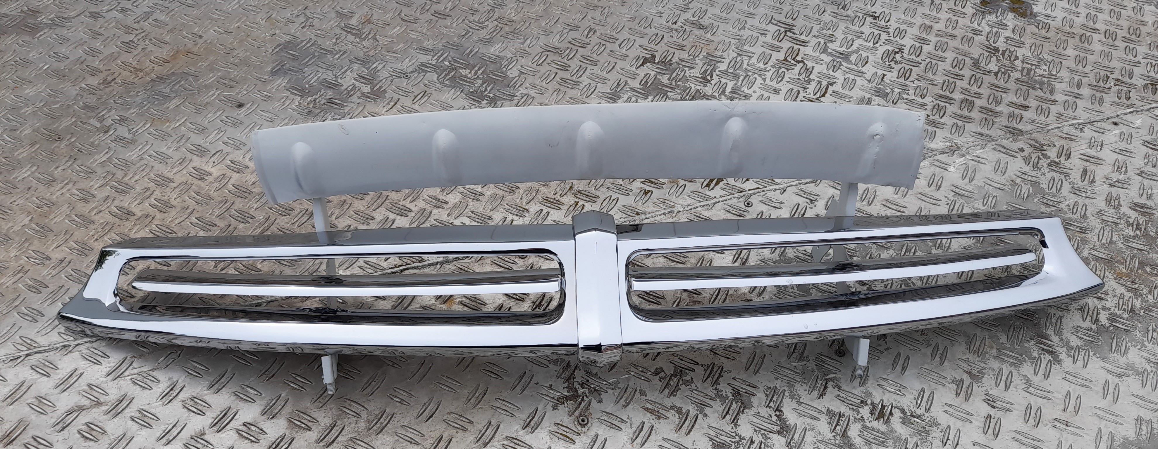 Kühlergrill Haifischgrill Wartburg 311