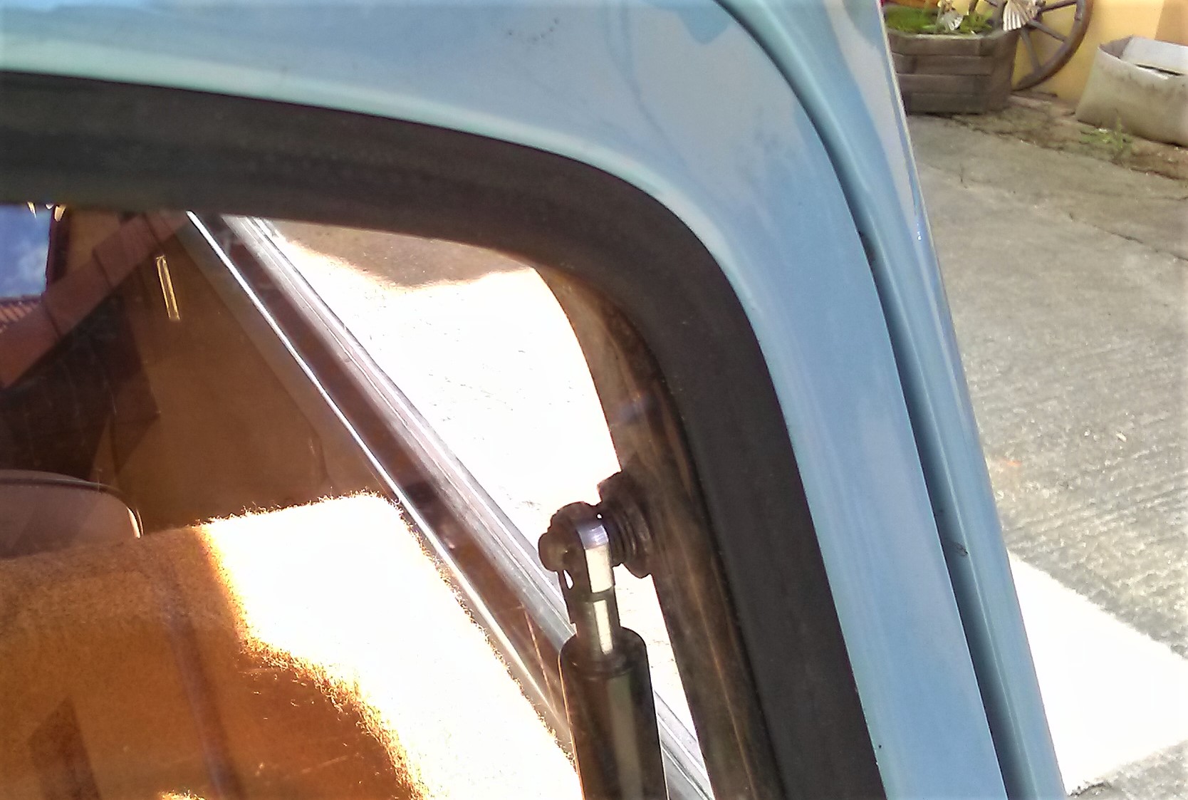 Gummiprofil Gummi Heckscheibe Scheibengummi Trabant 601 Kombi