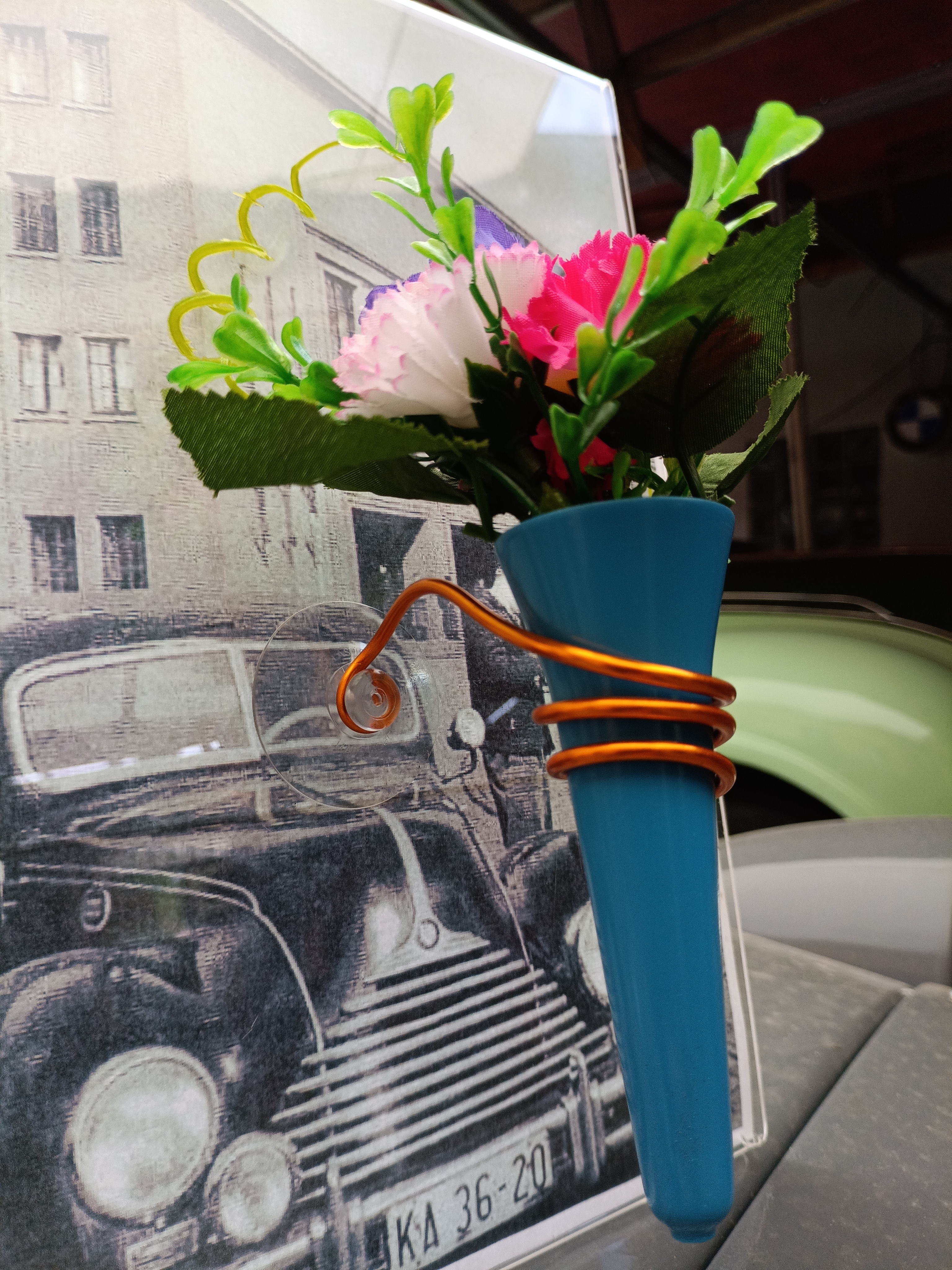 Autovase Vase Blumenvase blau Wartburg Oldtimer Trabant Barkas IFA MB Volvo BMW EMW