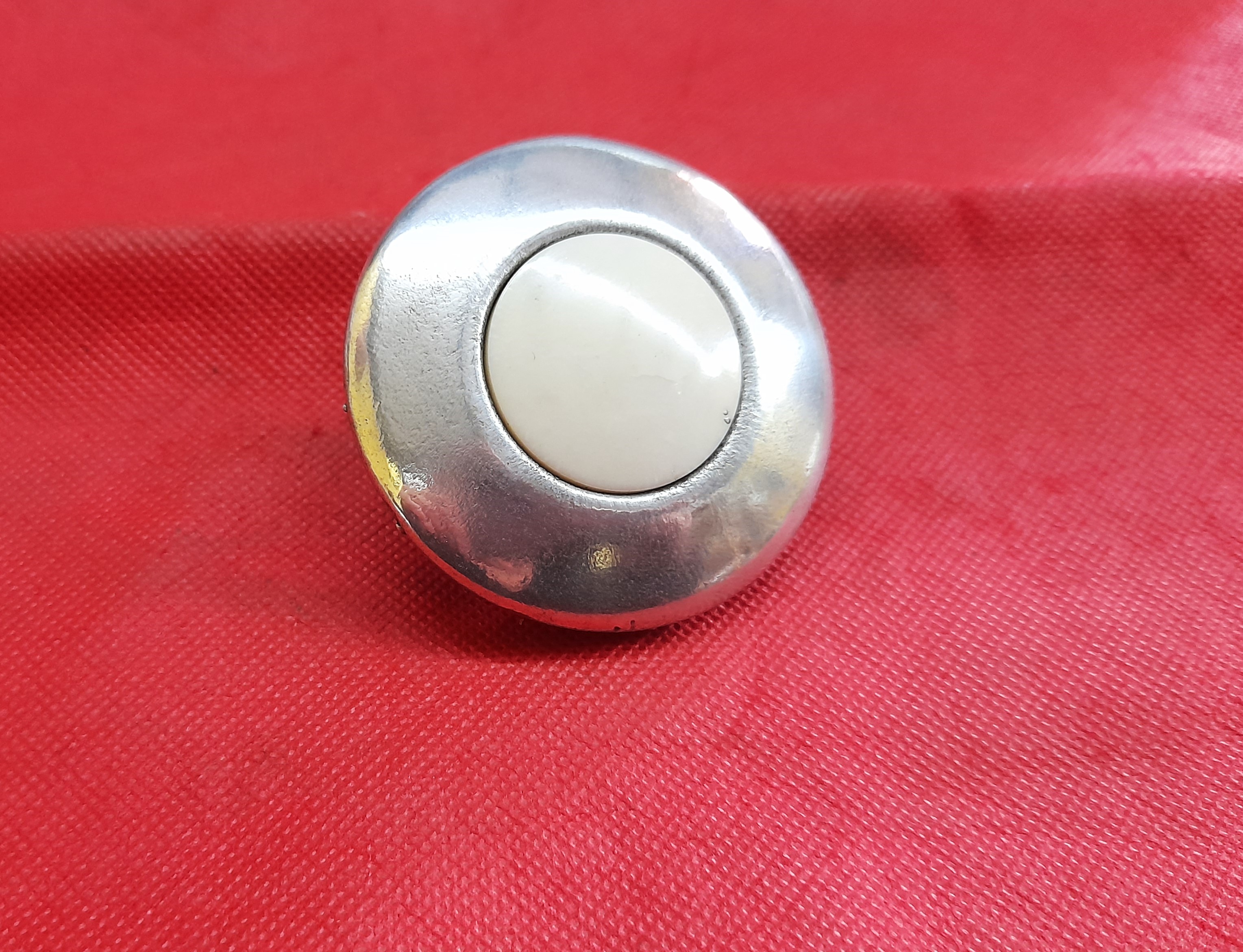 Hupenknopf Signalknopf in Lenkradnabe IFA F8 F9  Framo AWZ P70